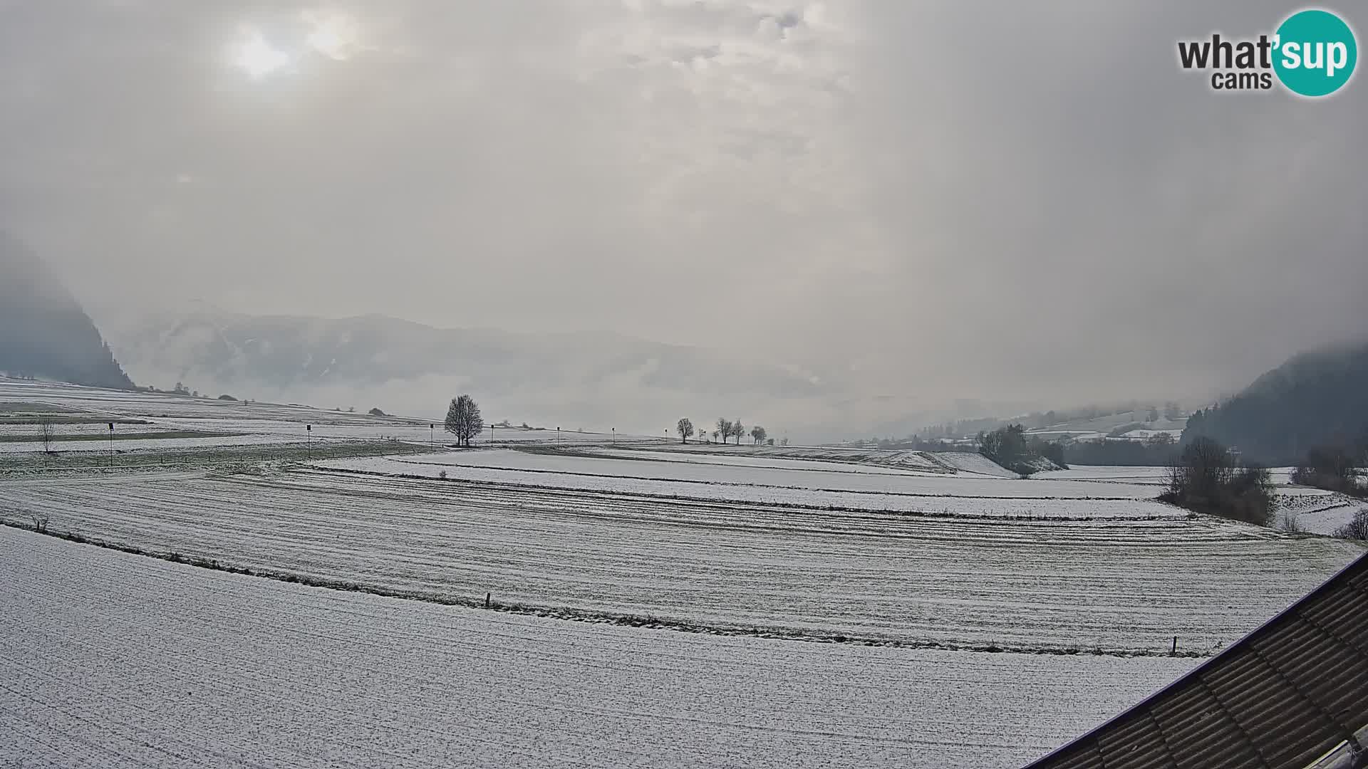 Gais | Vista dall’agriturismo Winklerhof verso Plan de Corones e le Dolomiti