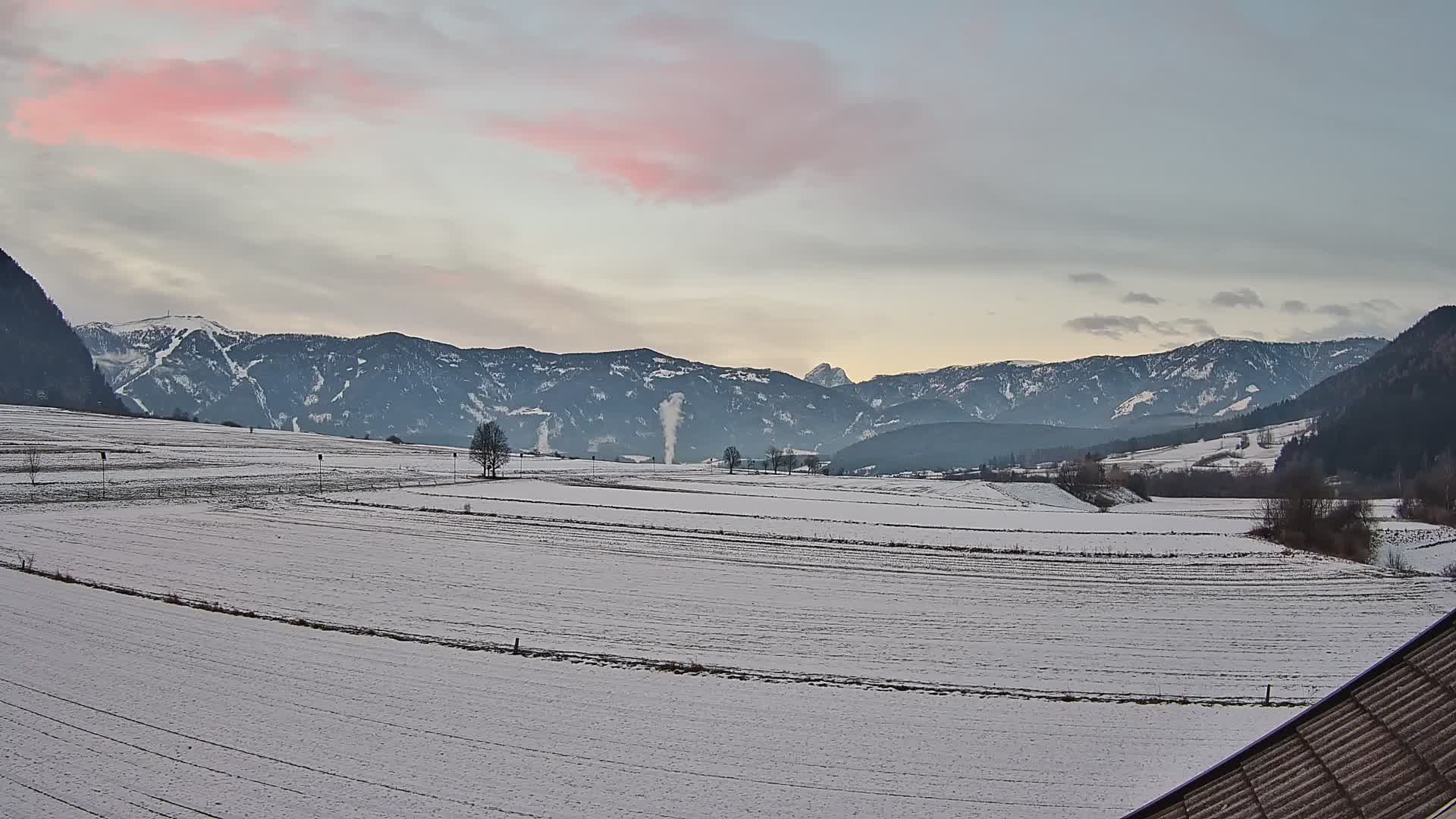 Gais | Vista dall’agriturismo Winklerhof verso Plan de Corones e le Dolomiti