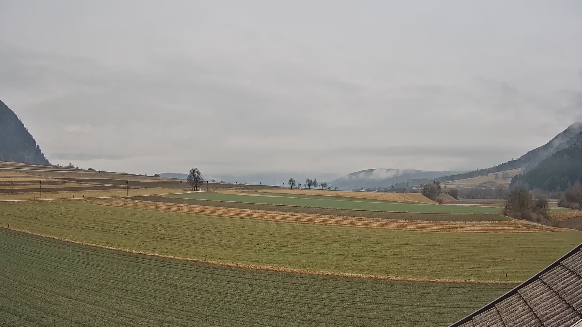 Gais | Vista dall’agriturismo Winklerhof verso Plan de Corones e le Dolomiti