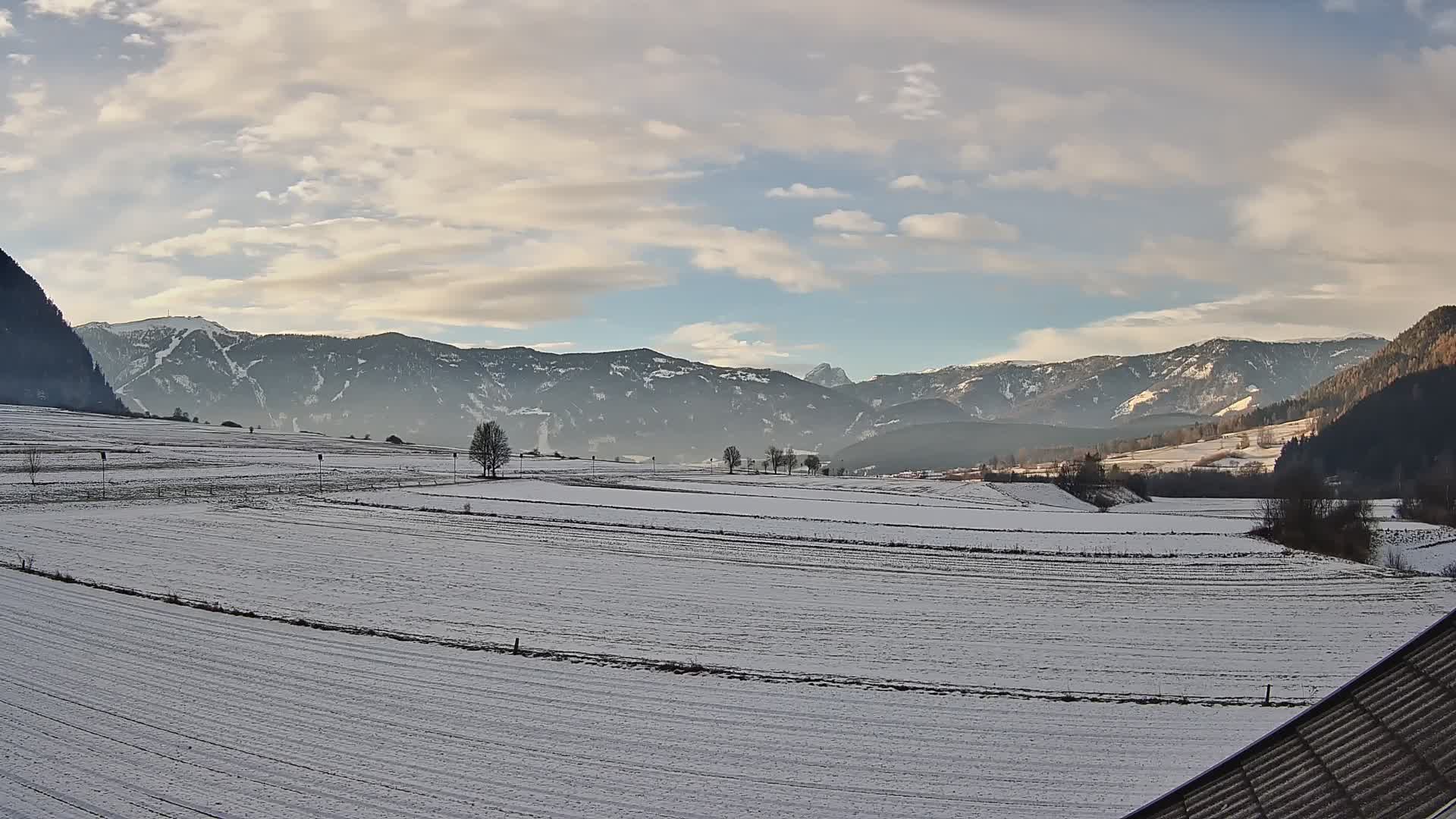 Gais | Vista dall’agriturismo Winklerhof verso Plan de Corones e le Dolomiti