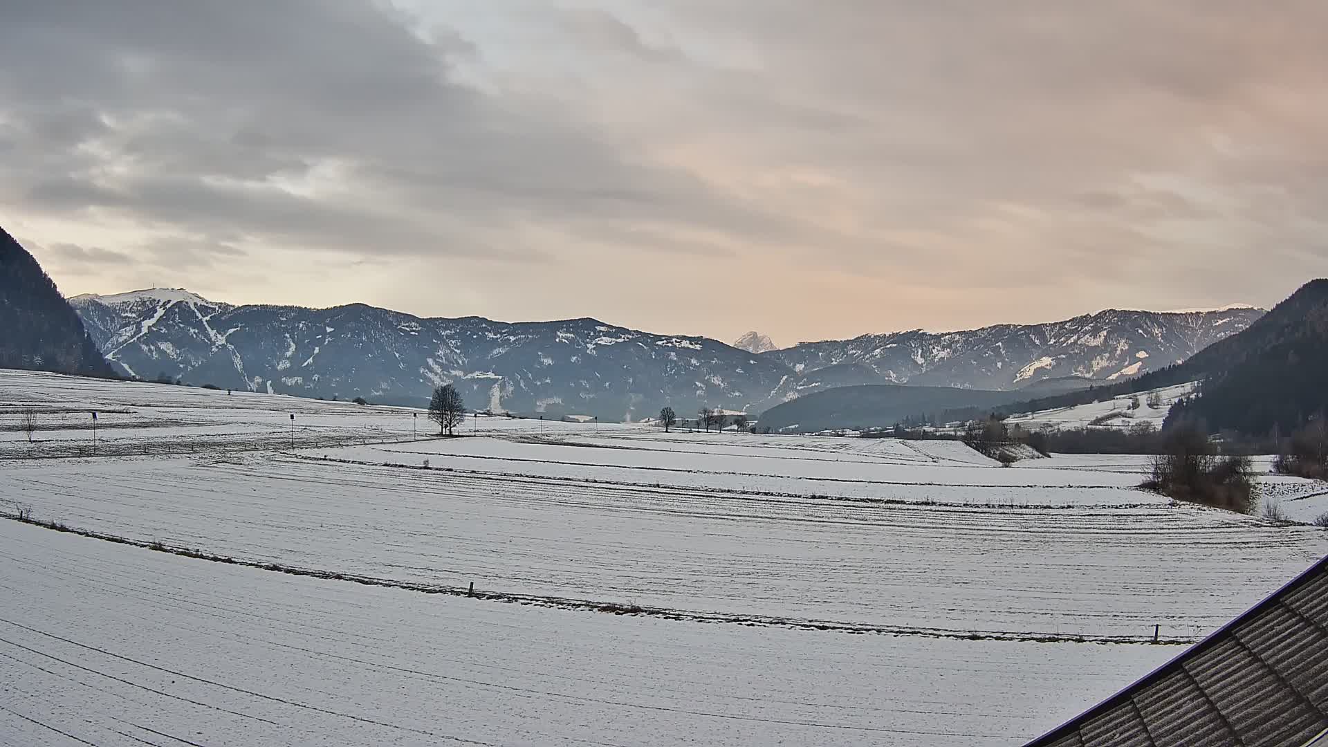 Gais | Blick vom Vintage Farm Winklerhof auf Kronplatz und Dolomiten