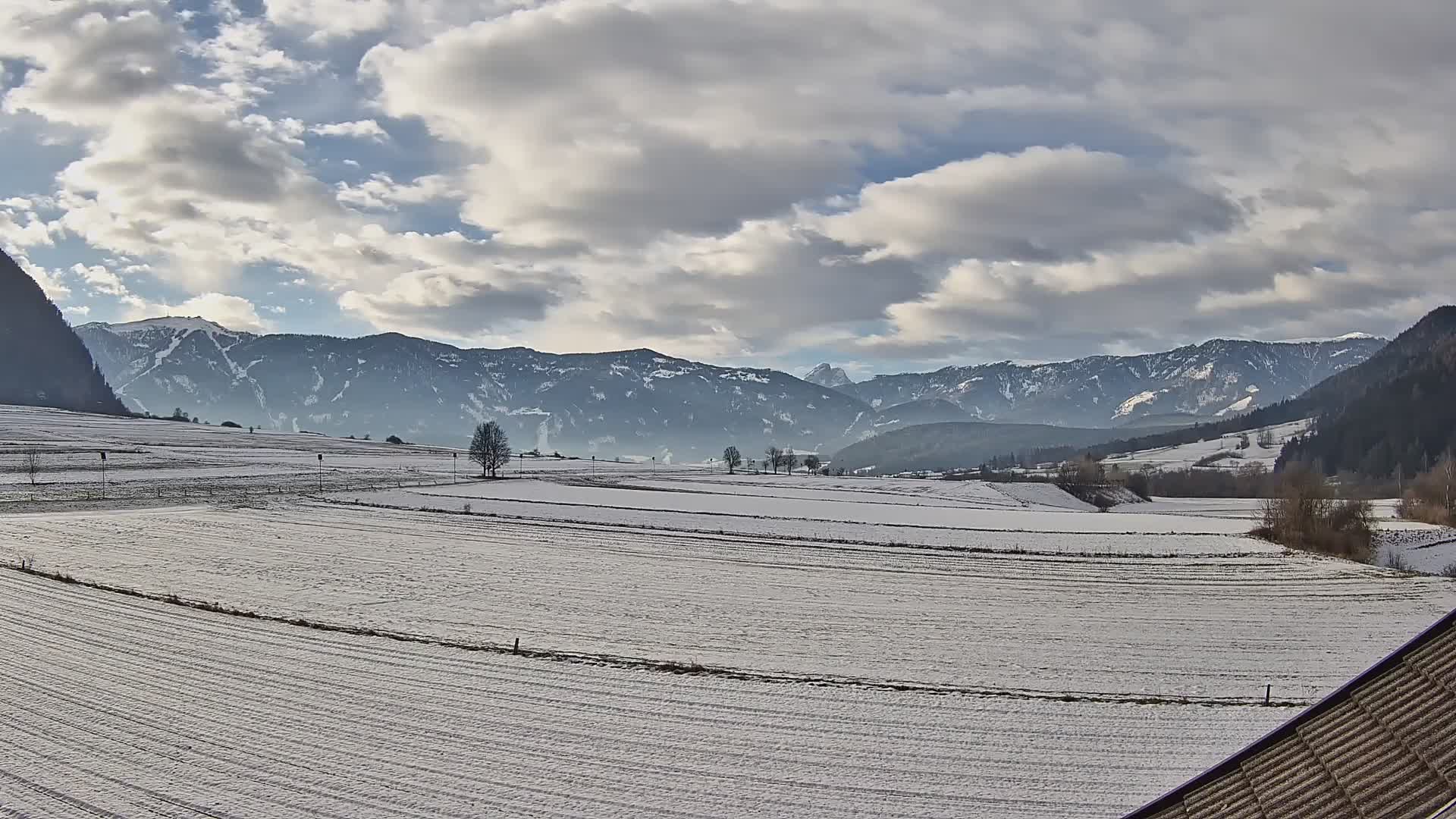 Gais | Vista dall’agriturismo Winklerhof verso Plan de Corones e le Dolomiti