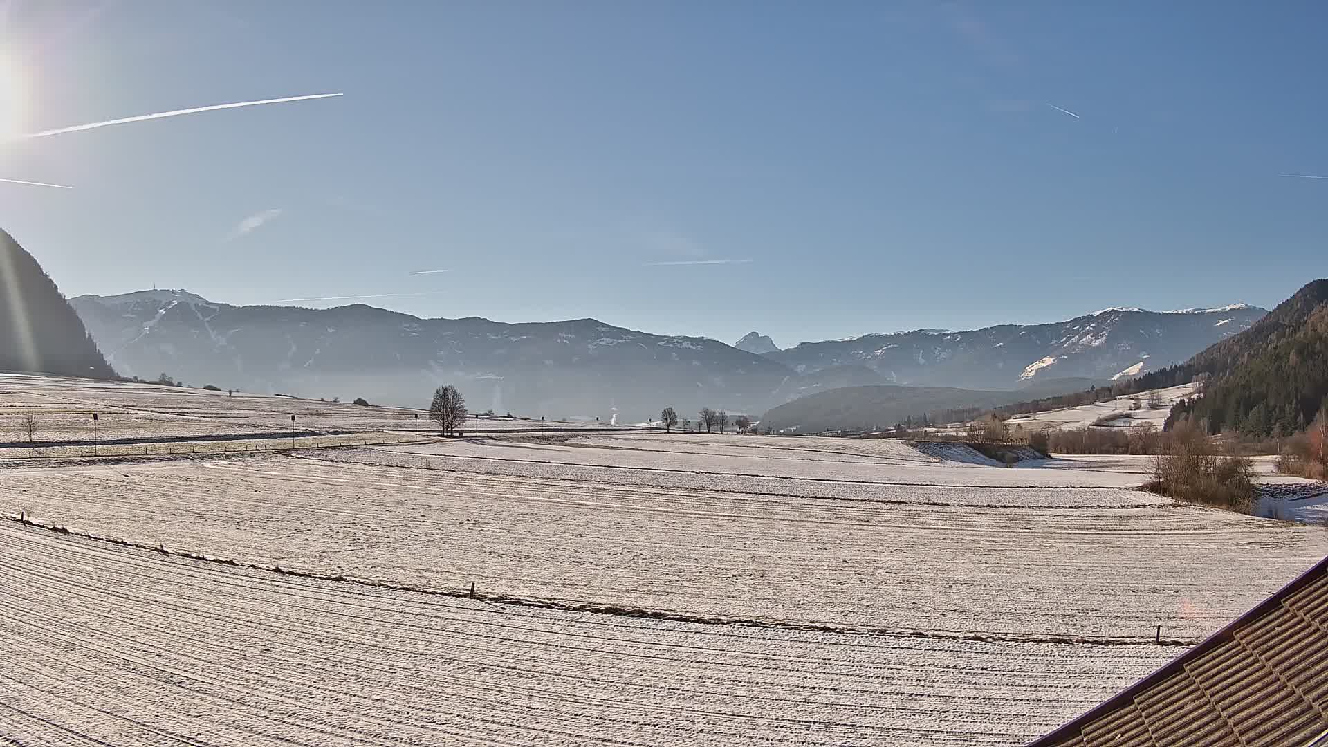 Gais | Vista dall’agriturismo Winklerhof verso Plan de Corones e le Dolomiti