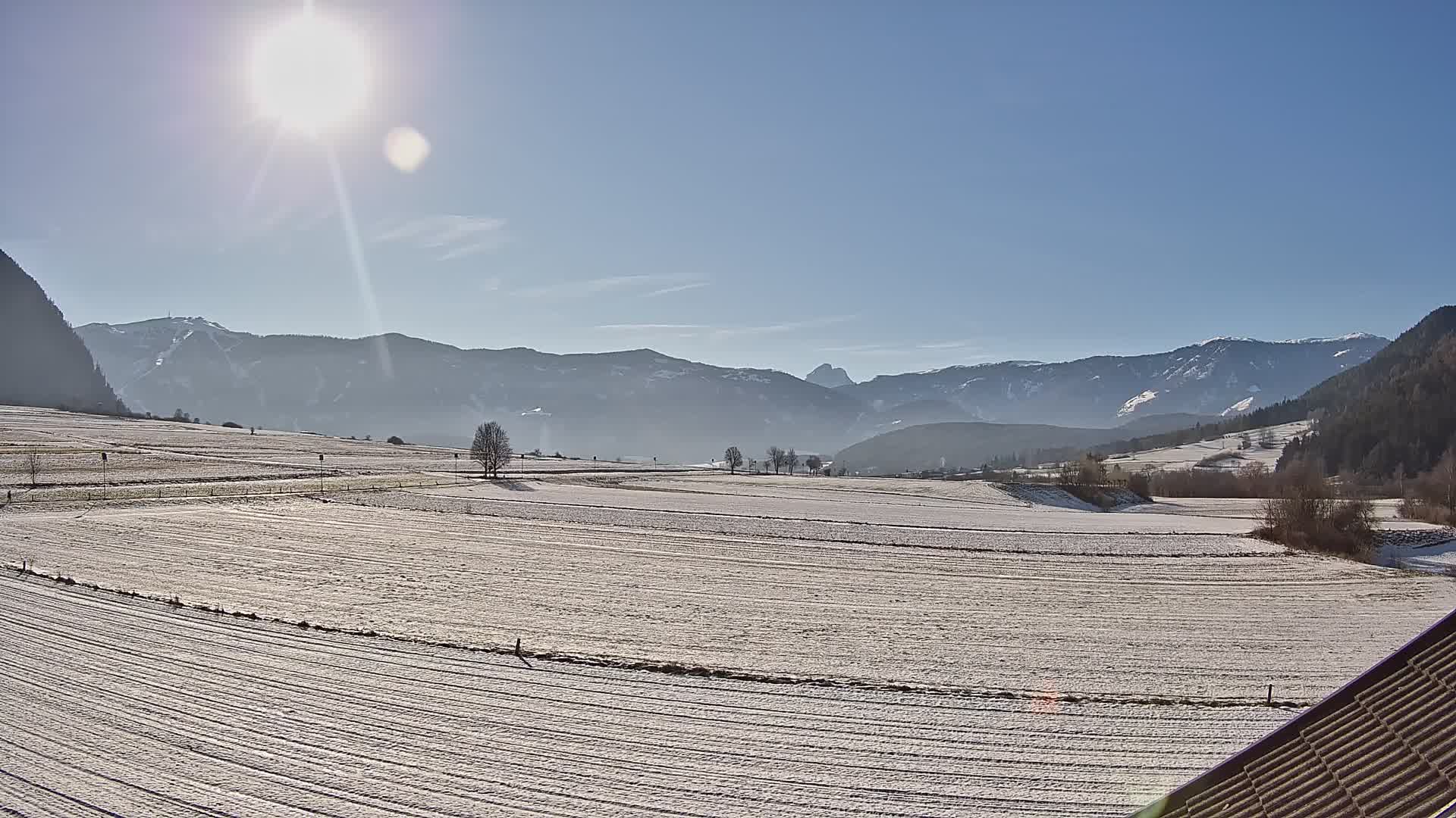 Gais | Vista dall’agriturismo Winklerhof verso Plan de Corones e le Dolomiti