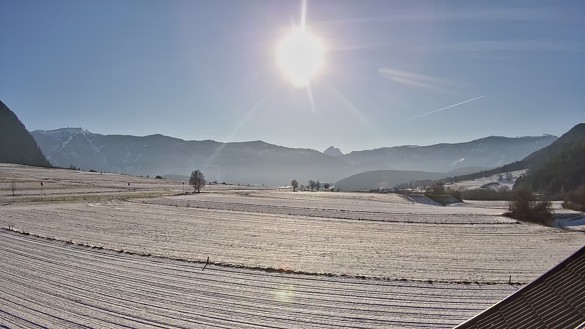 Gais | Vista dall’agriturismo Winklerhof verso Plan de Corones e le Dolomiti