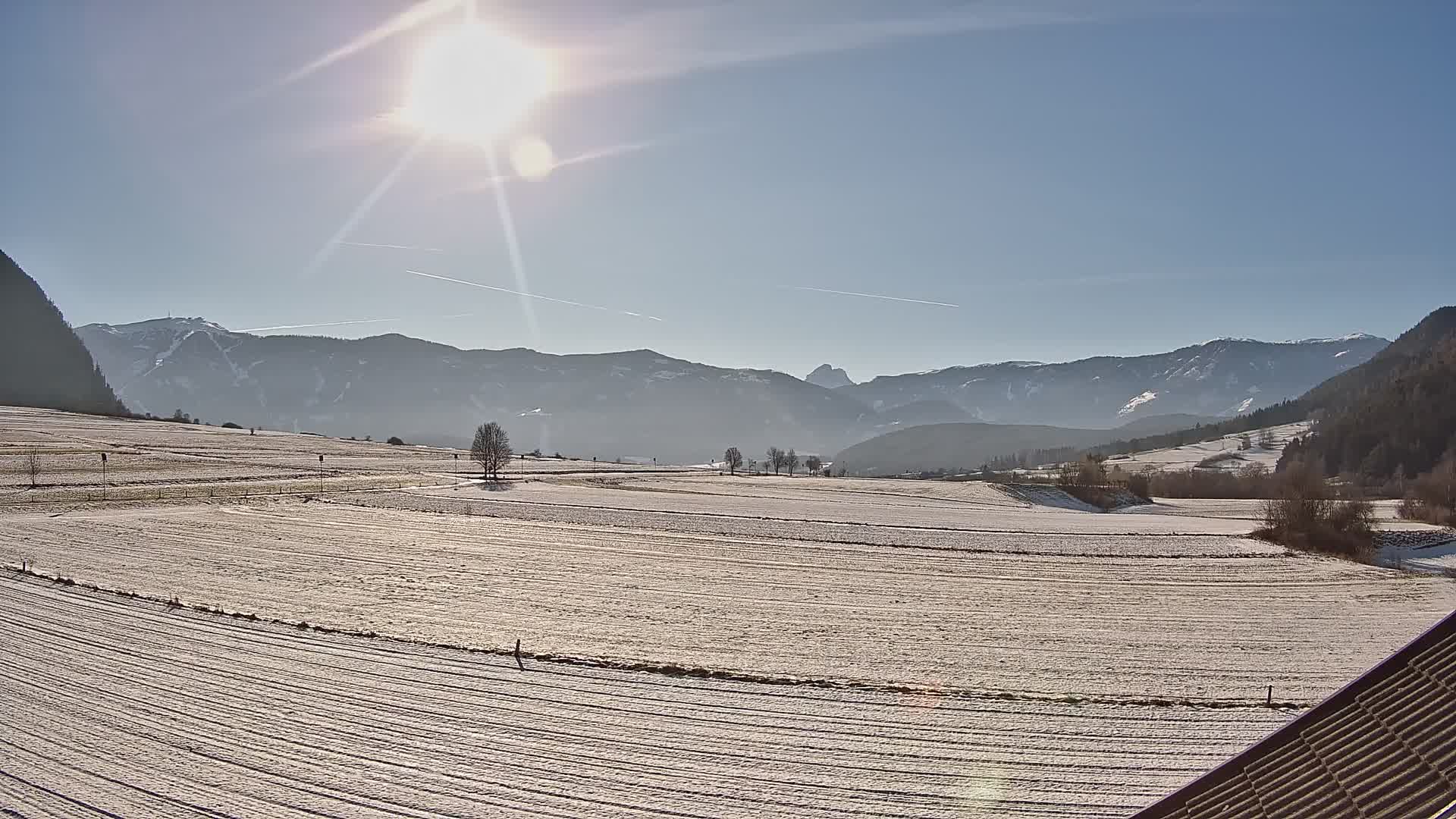 Gais | Vista dall’agriturismo Winklerhof verso Plan de Corones e le Dolomiti