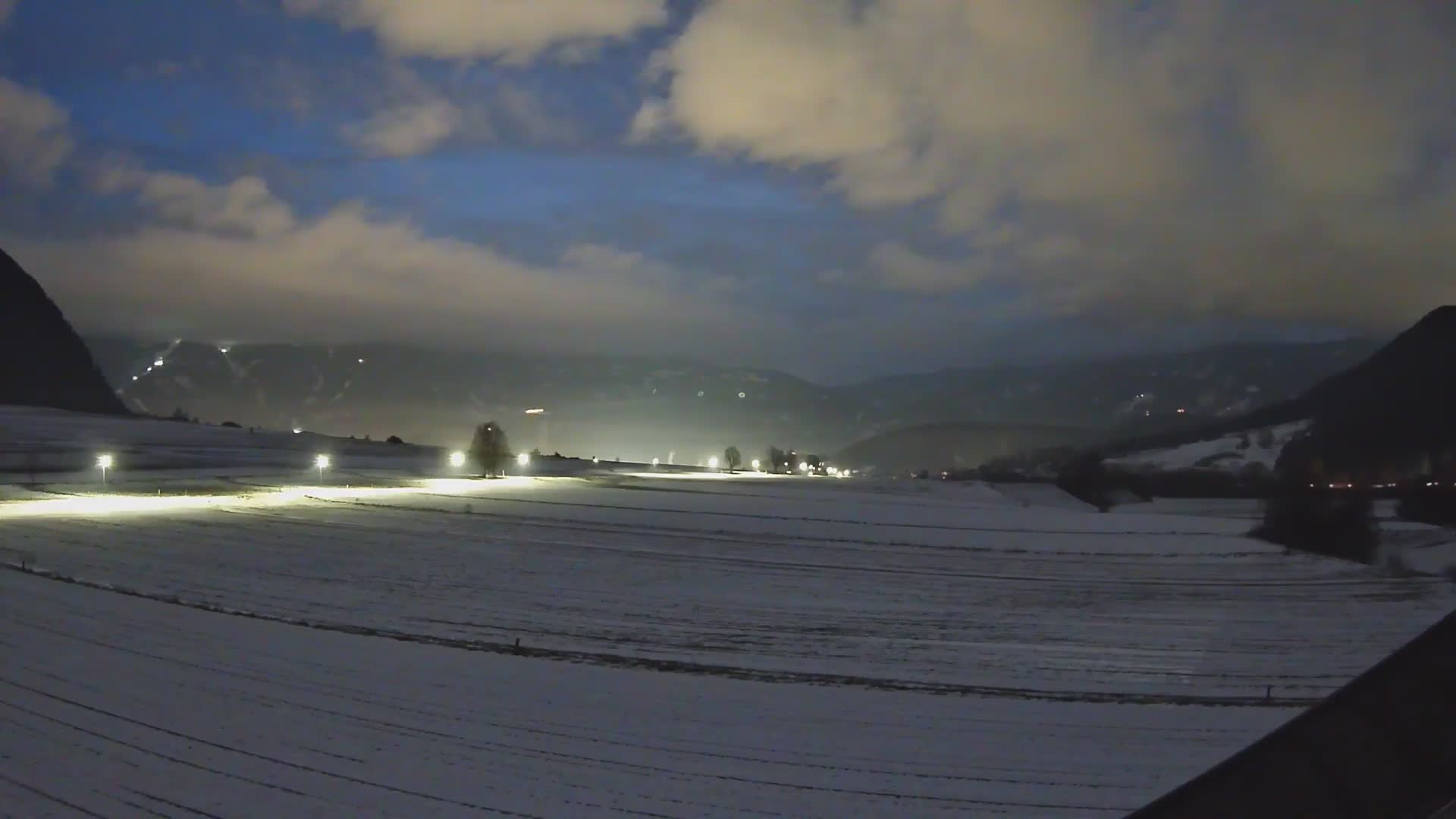 Gais | Vista dall’agriturismo Winklerhof verso Plan de Corones e le Dolomiti