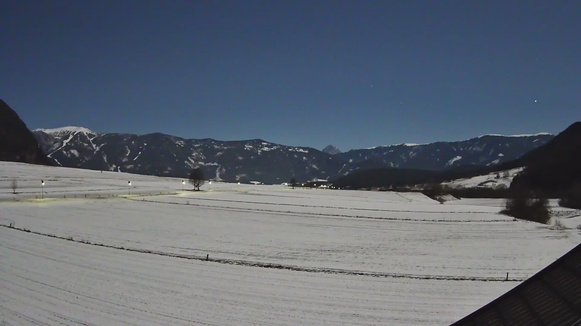 Gais | Vista dall’agriturismo Winklerhof verso Plan de Corones e le Dolomiti