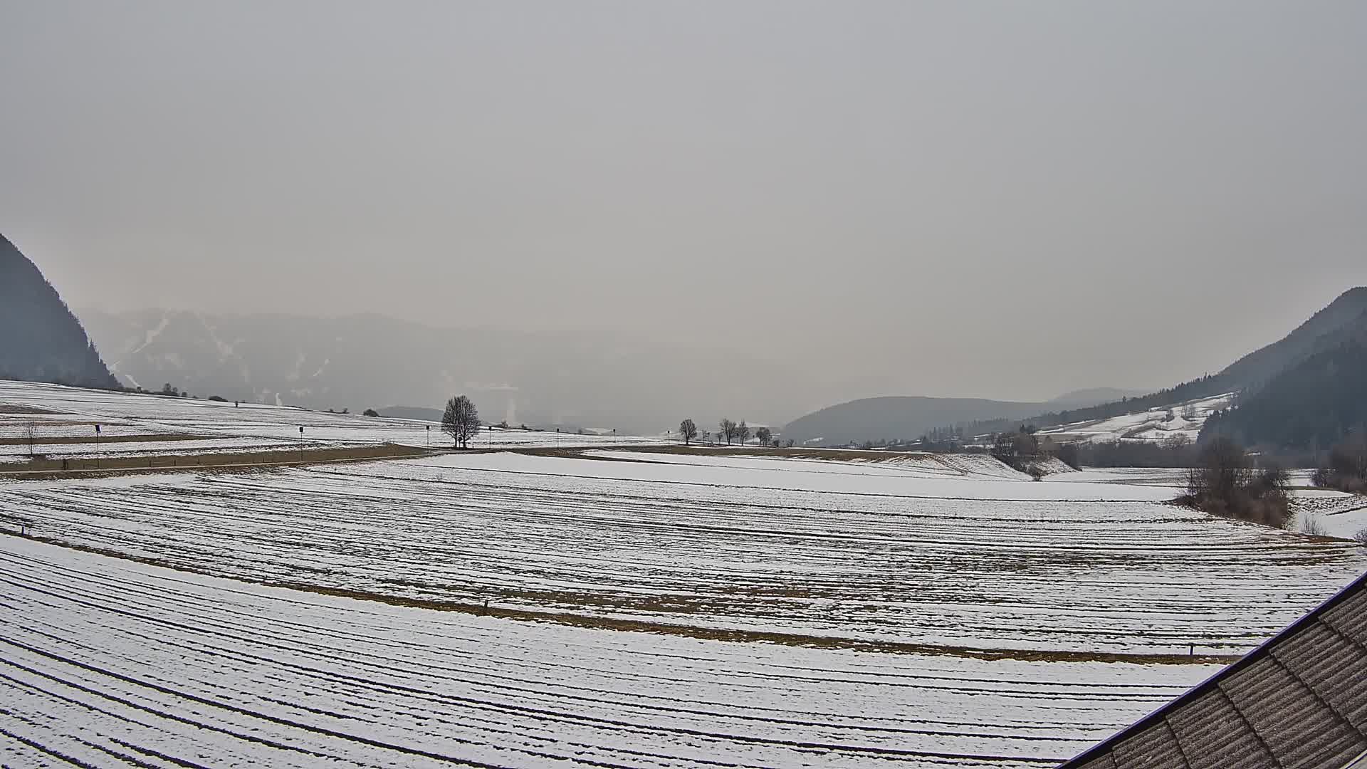 Gais | Vista dall’agriturismo Winklerhof verso Plan de Corones e le Dolomiti