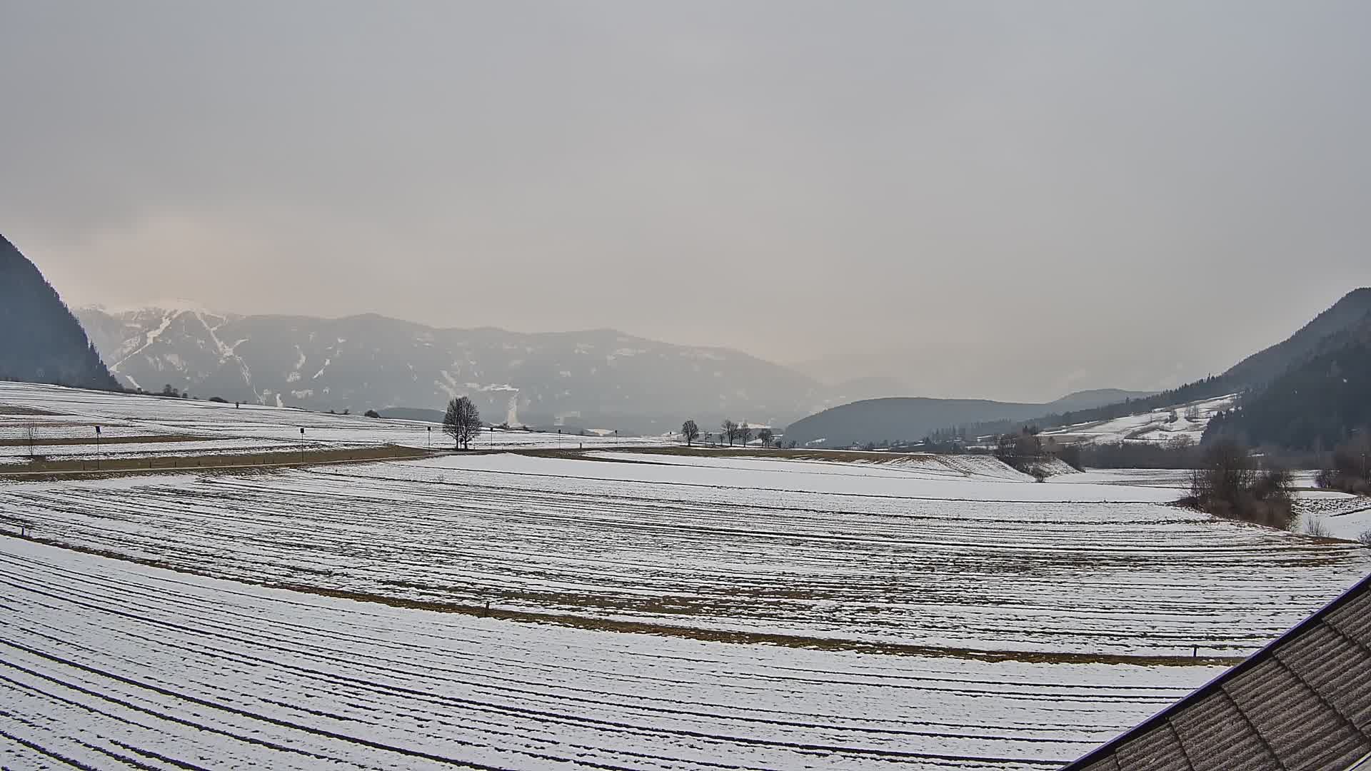 Gais | Vista dall’agriturismo Winklerhof verso Plan de Corones e le Dolomiti