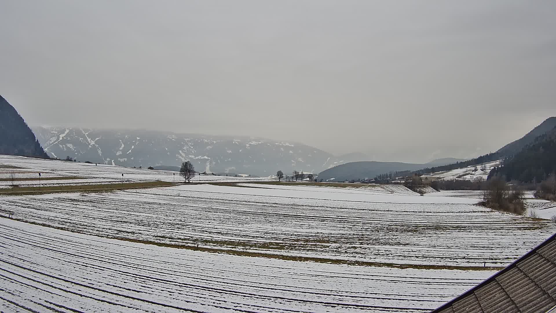 Gais | Vista dall’agriturismo Winklerhof verso Plan de Corones e le Dolomiti