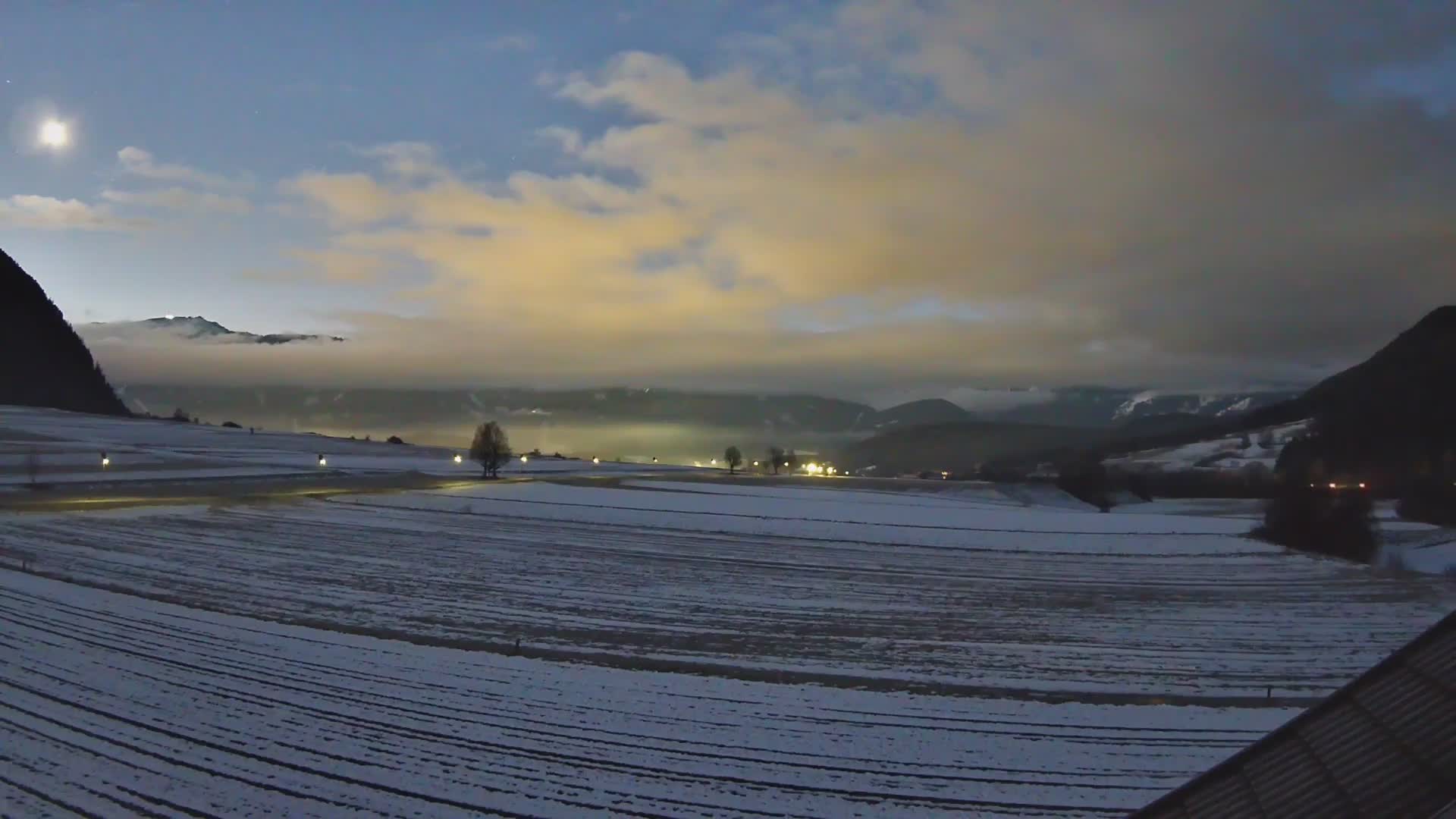 Gais | Vista dall’agriturismo Winklerhof verso Plan de Corones e le Dolomiti