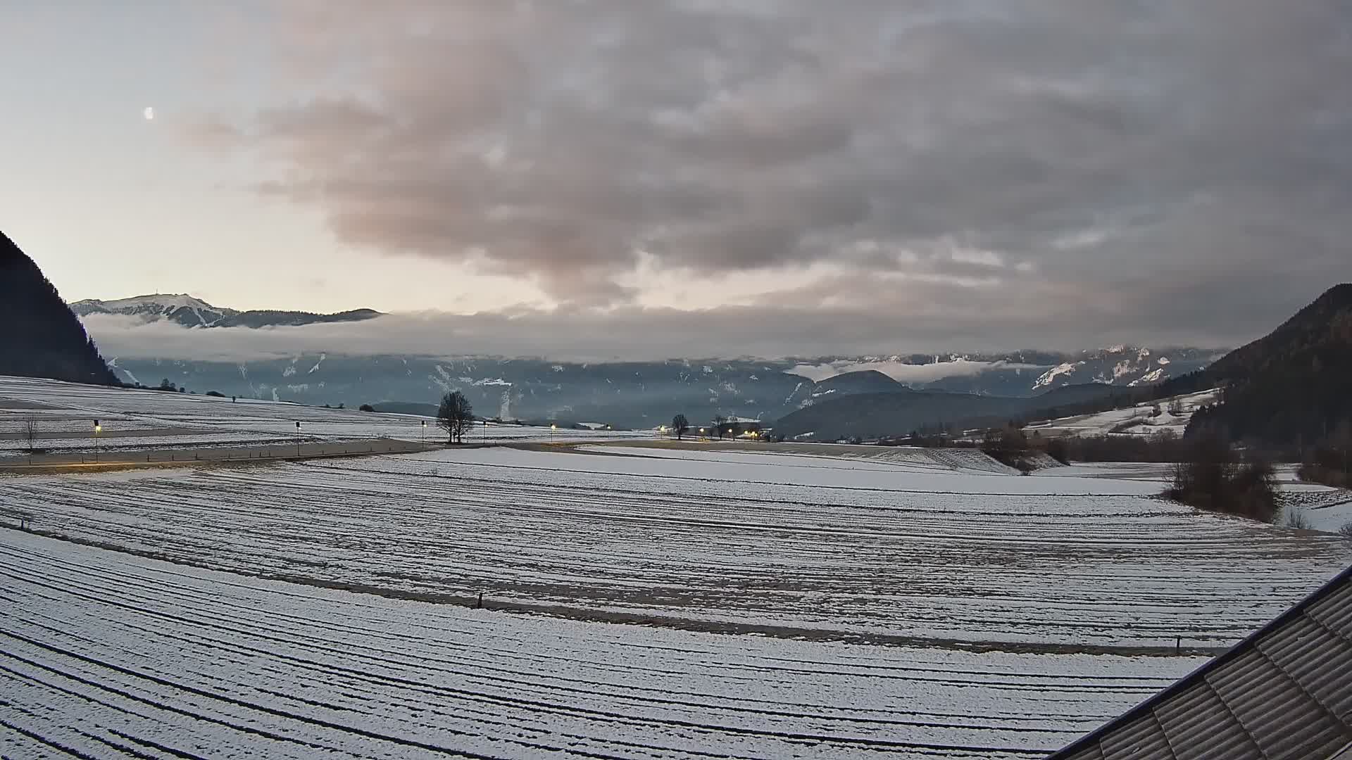 Gais | Vista dall’agriturismo Winklerhof verso Plan de Corones e le Dolomiti