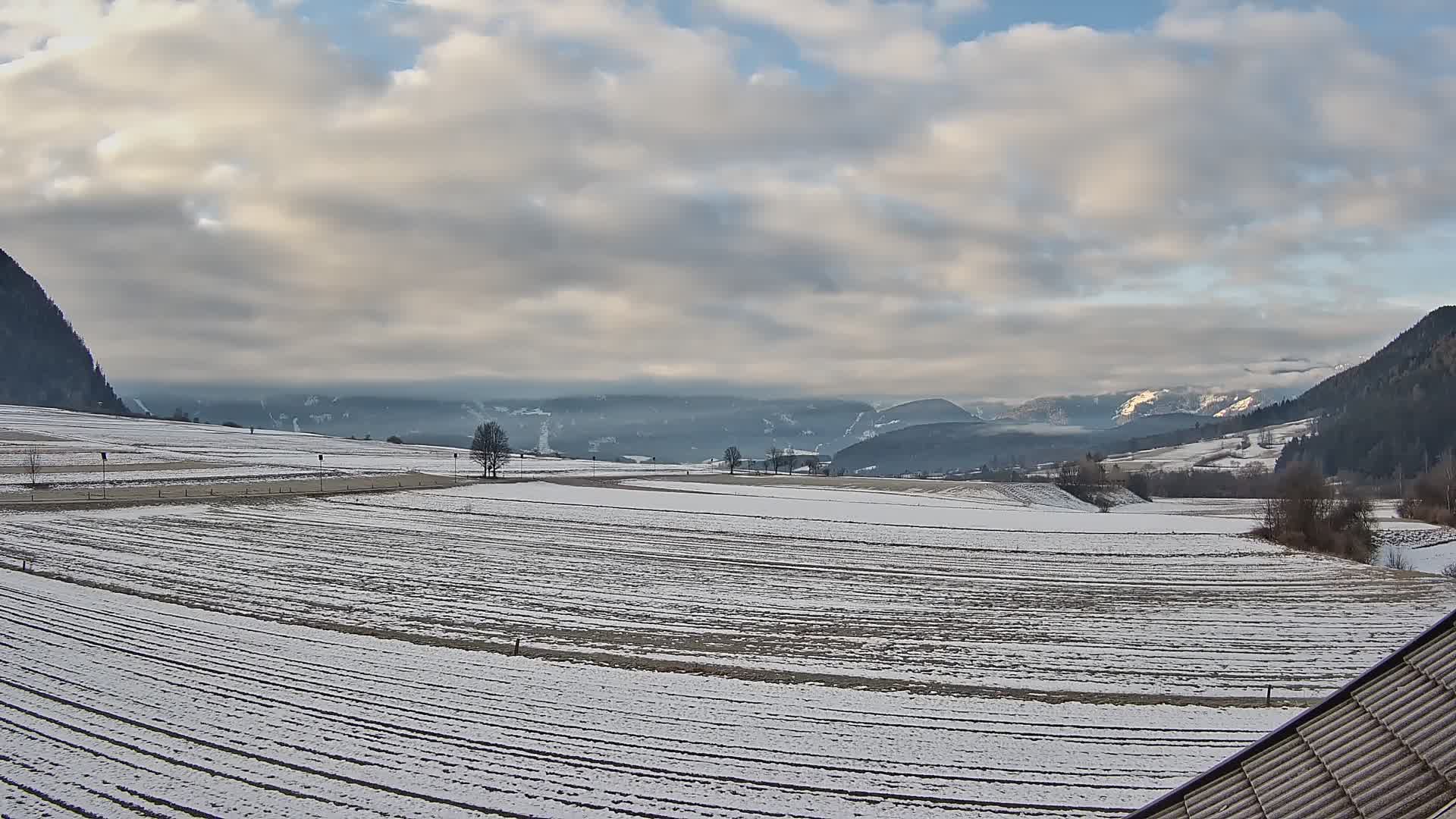 Gais | Vista dall’agriturismo Winklerhof verso Plan de Corones e le Dolomiti