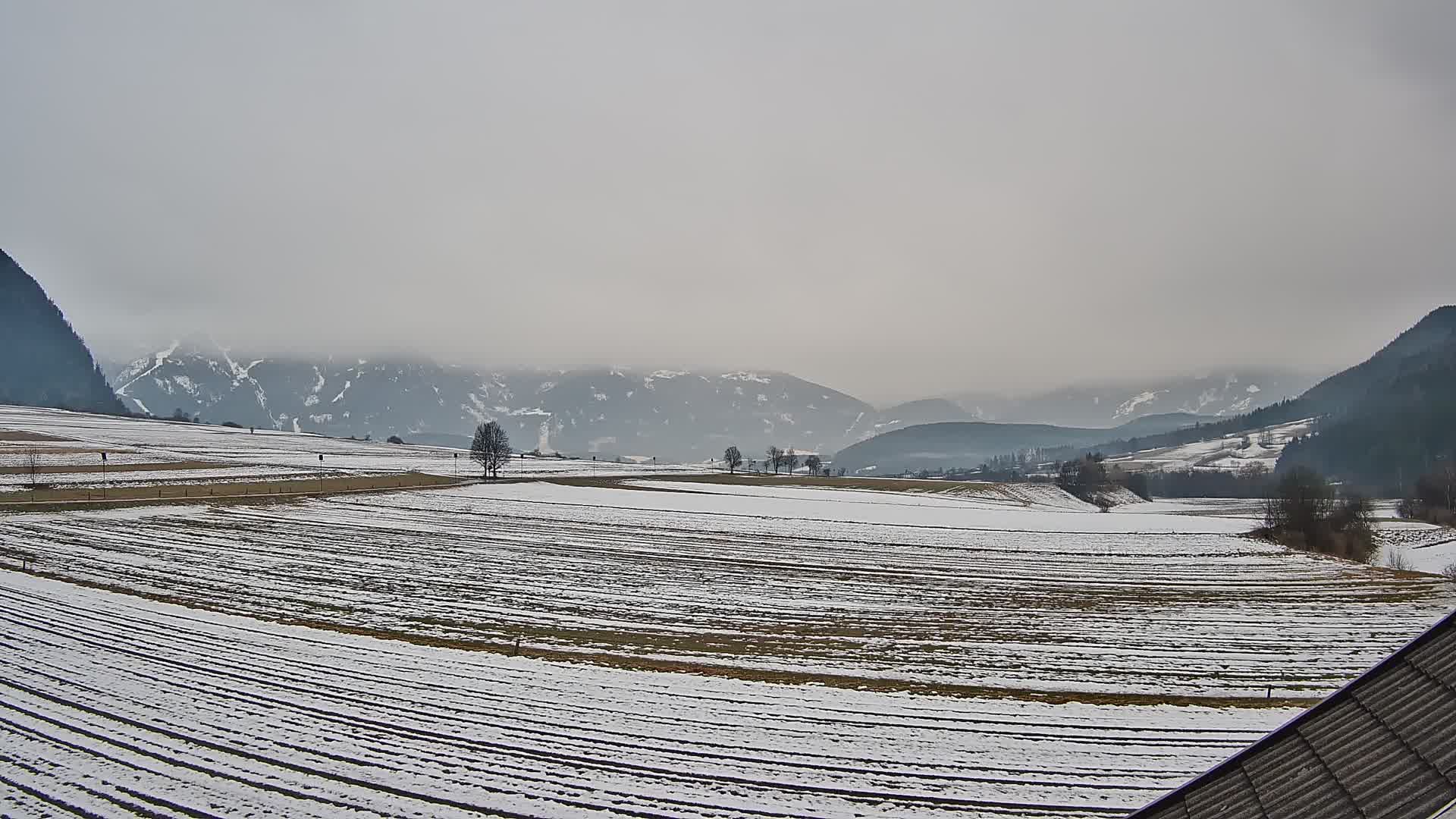 Gais | Vista dall’agriturismo Winklerhof verso Plan de Corones e le Dolomiti