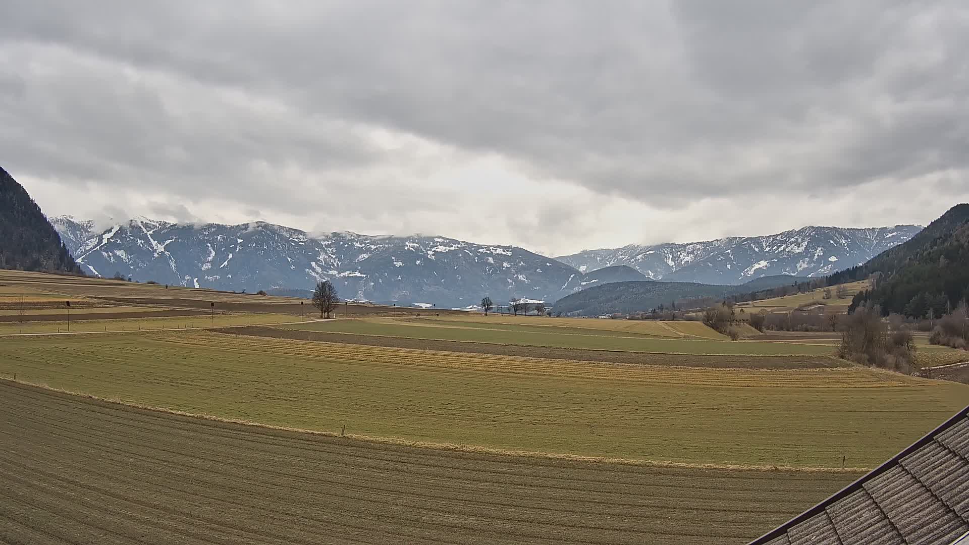 Gais | Blick vom Vintage Farm Winklerhof auf Kronplatz und Dolomiten