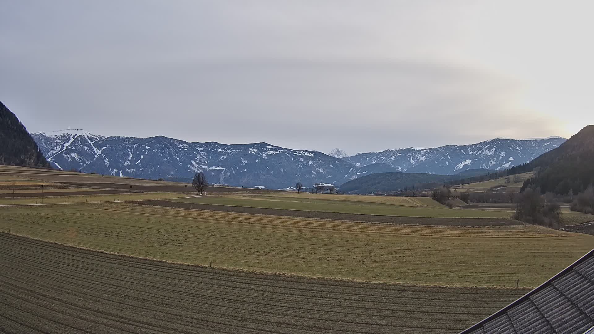 Gais | Blick vom Vintage Farm Winklerhof auf Kronplatz und Dolomiten