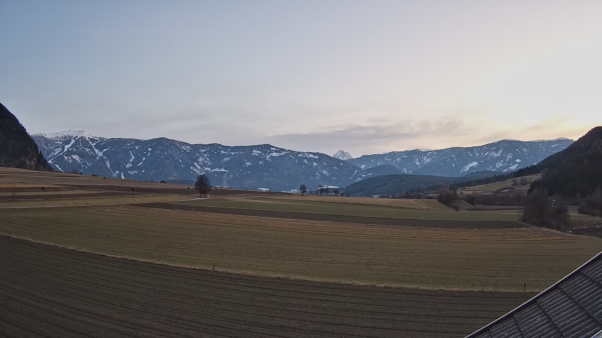 Gais | Blick vom Vintage Farm Winklerhof auf Kronplatz und Dolomiten