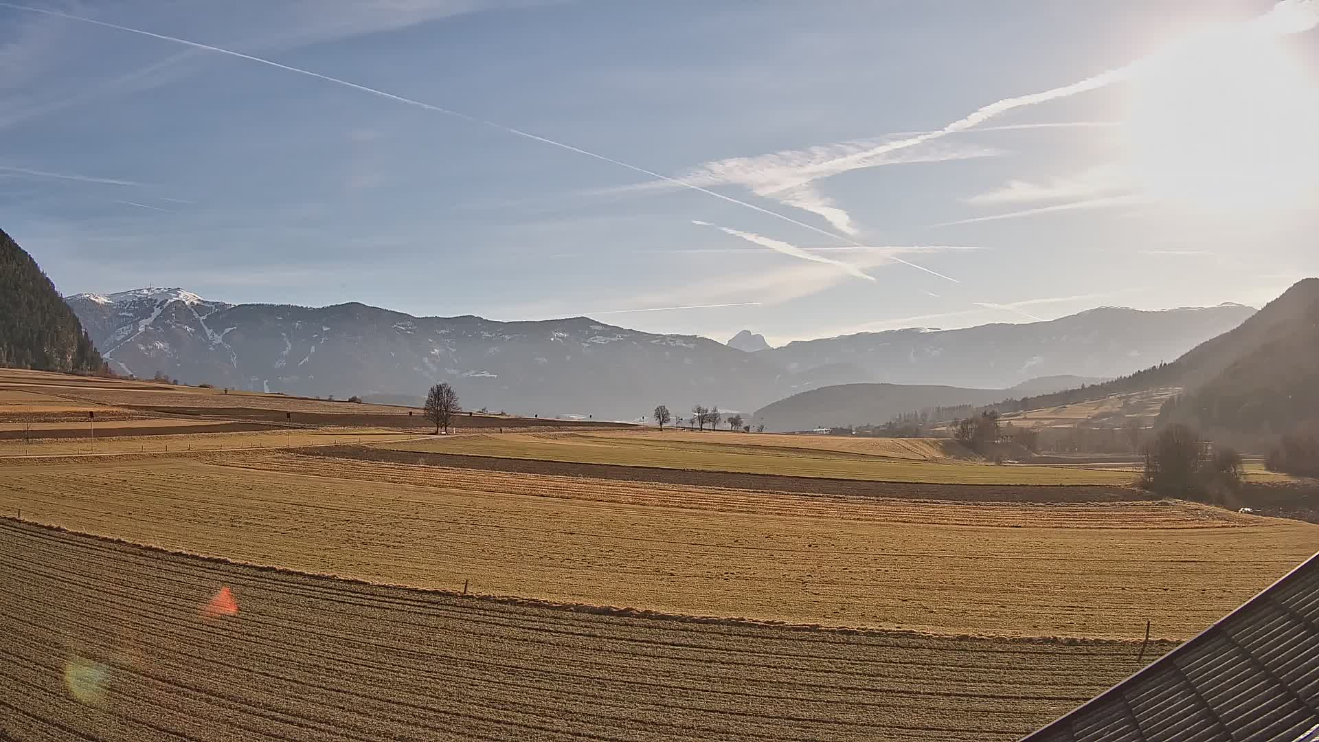 Gais | Vista dall’agriturismo Winklerhof verso Plan de Corones e le Dolomiti