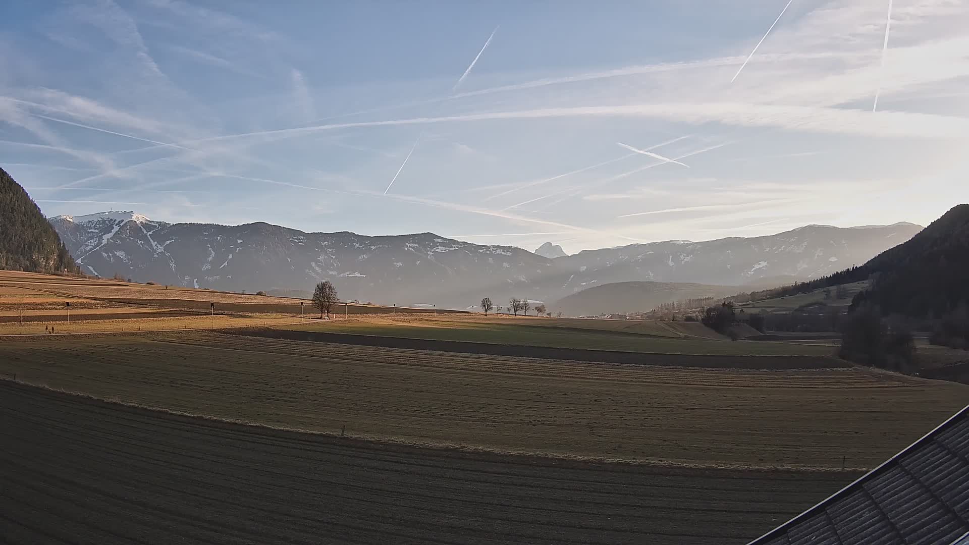 Gais | Vista dall’agriturismo Winklerhof verso Plan de Corones e le Dolomiti