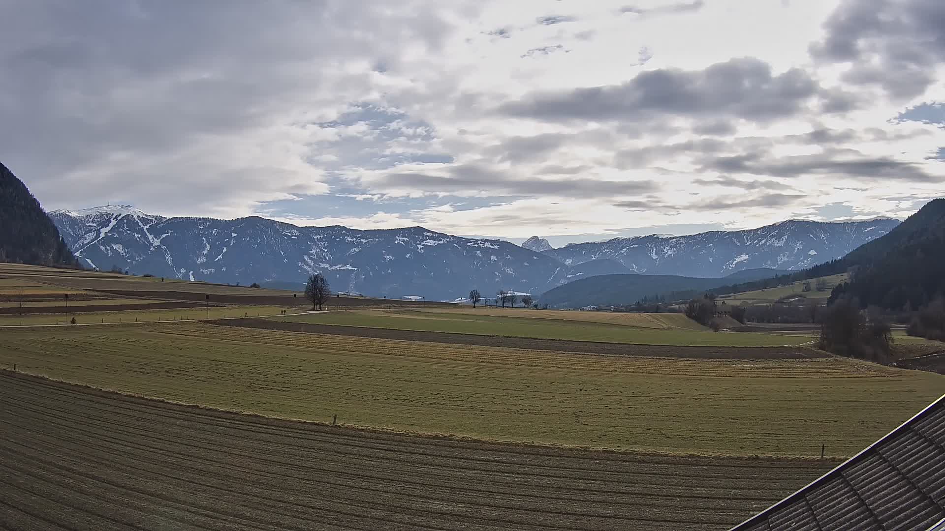 Gais | Vista desde la finca Winklerhof hacia Plan de Corones y los Dolomitas