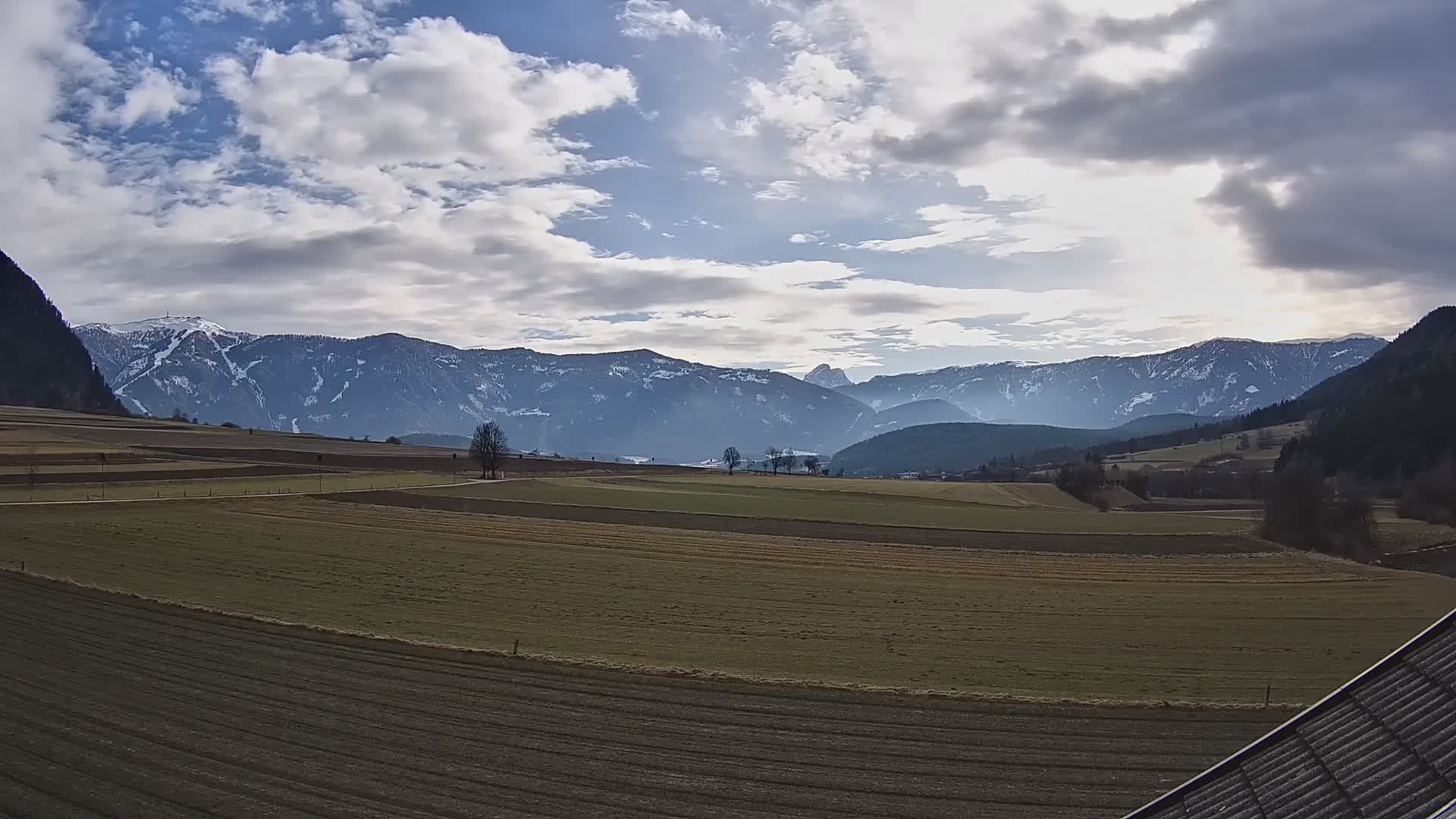 Gais | Pogled iz pansiona Winklerhof prema Kronplatzu i Dolomitim