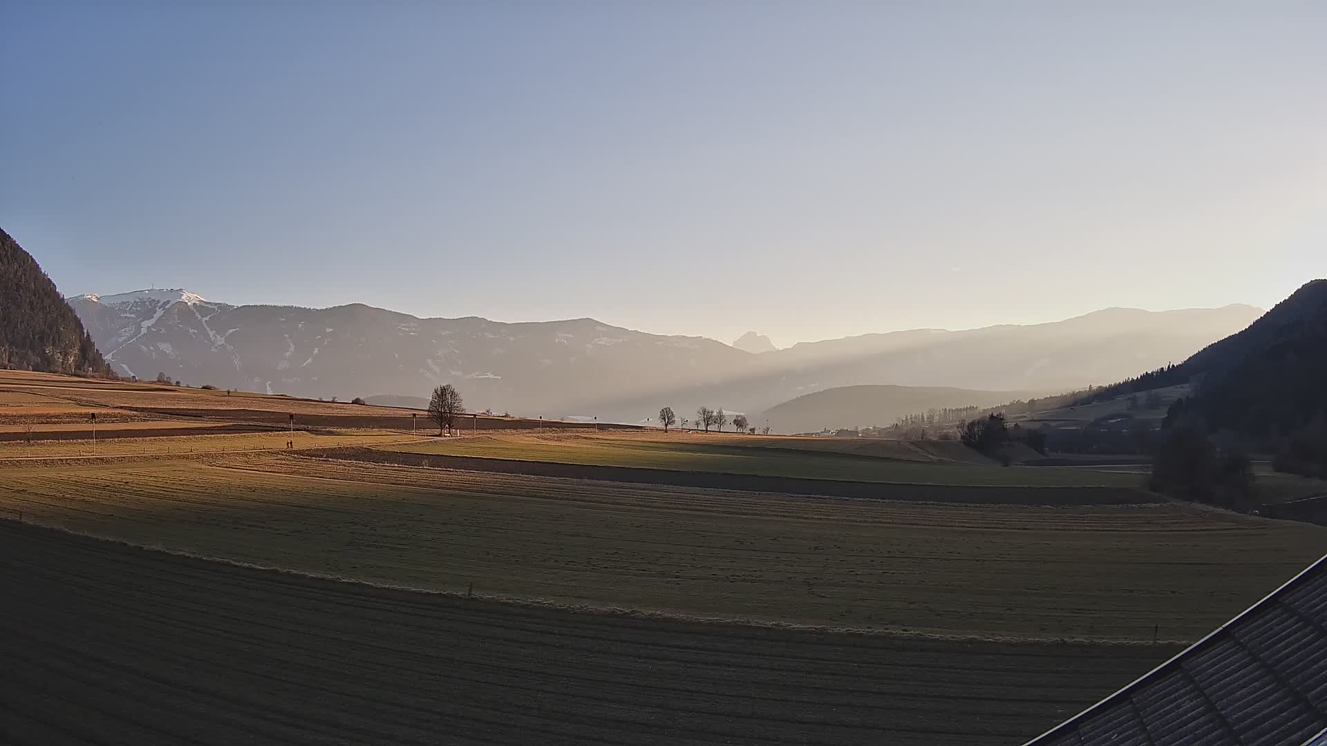 Gais | Vista desde la finca Winklerhof hacia Plan de Corones y los Dolomitas