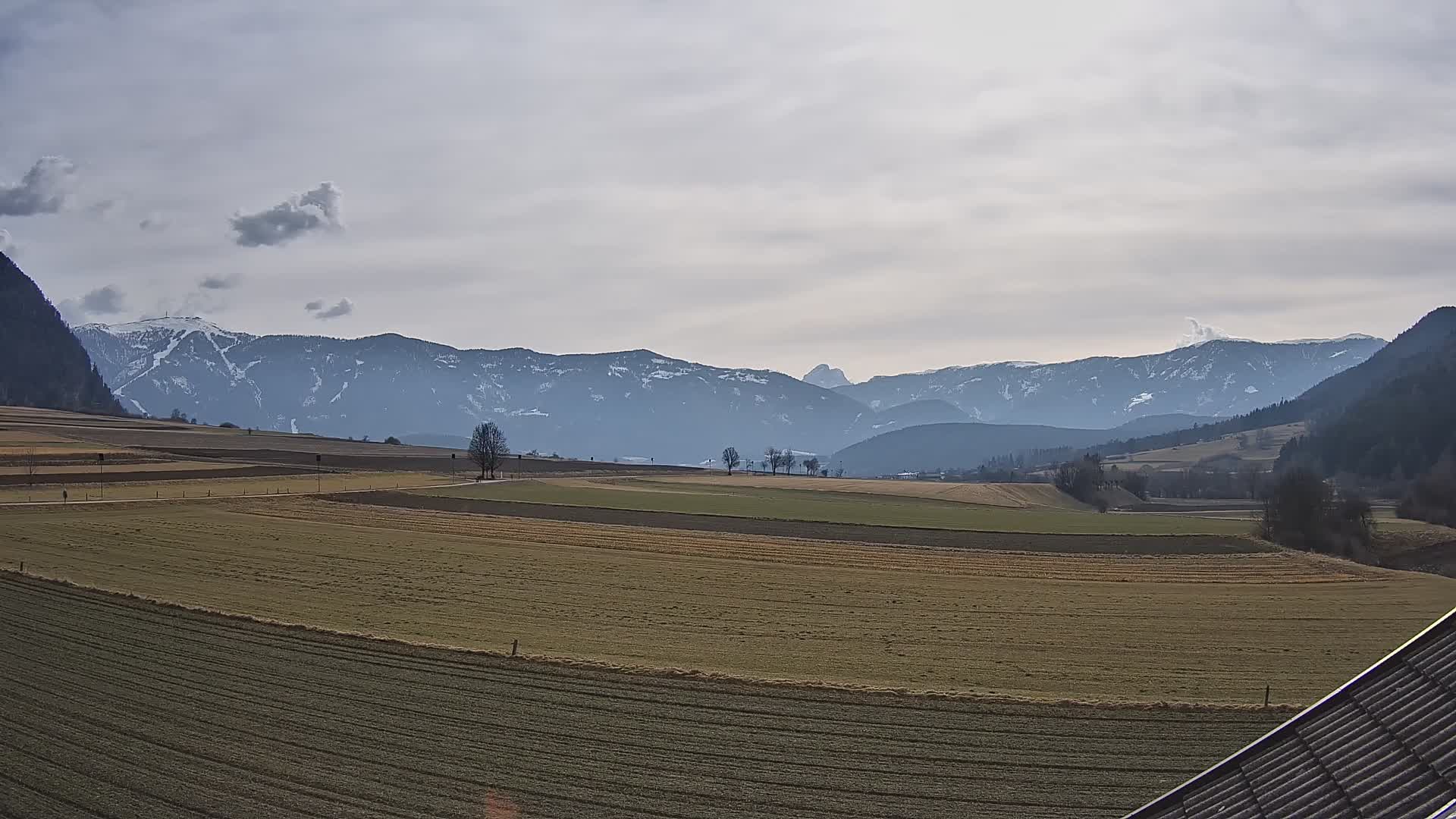 Gais | Blick vom Vintage Farm Winklerhof auf Kronplatz und Dolomiten