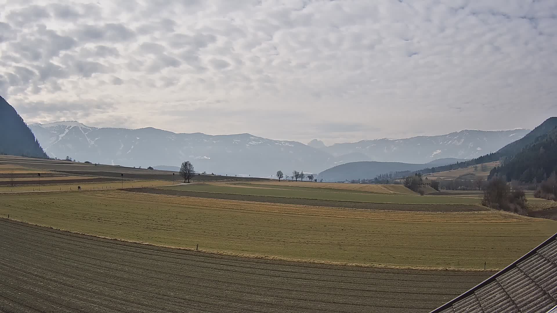 Gais | Vista dall’agriturismo Winklerhof verso Plan de Corones e le Dolomiti