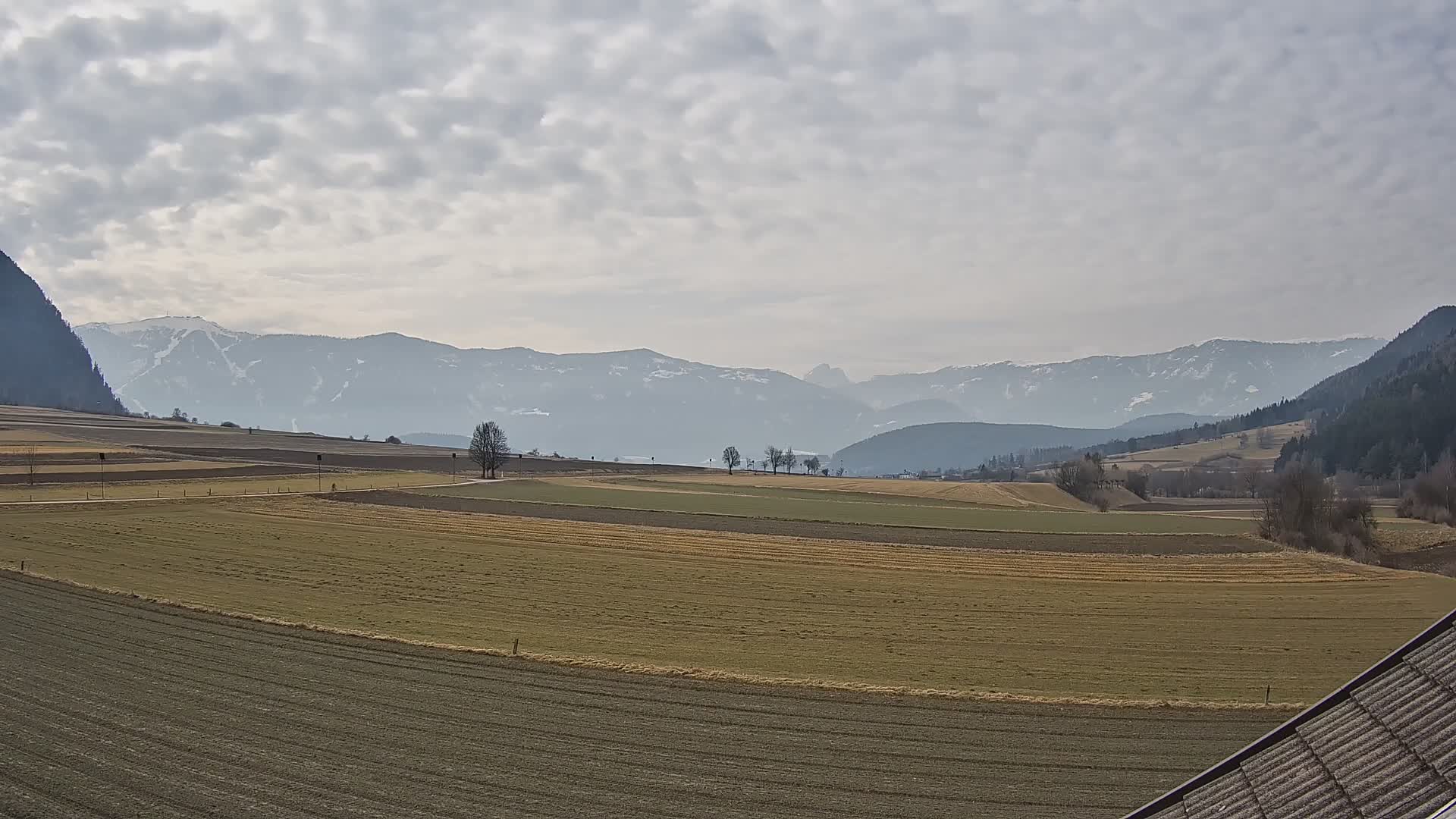 Gais | Vista desde la finca Winklerhof hacia Plan de Corones y los Dolomitas