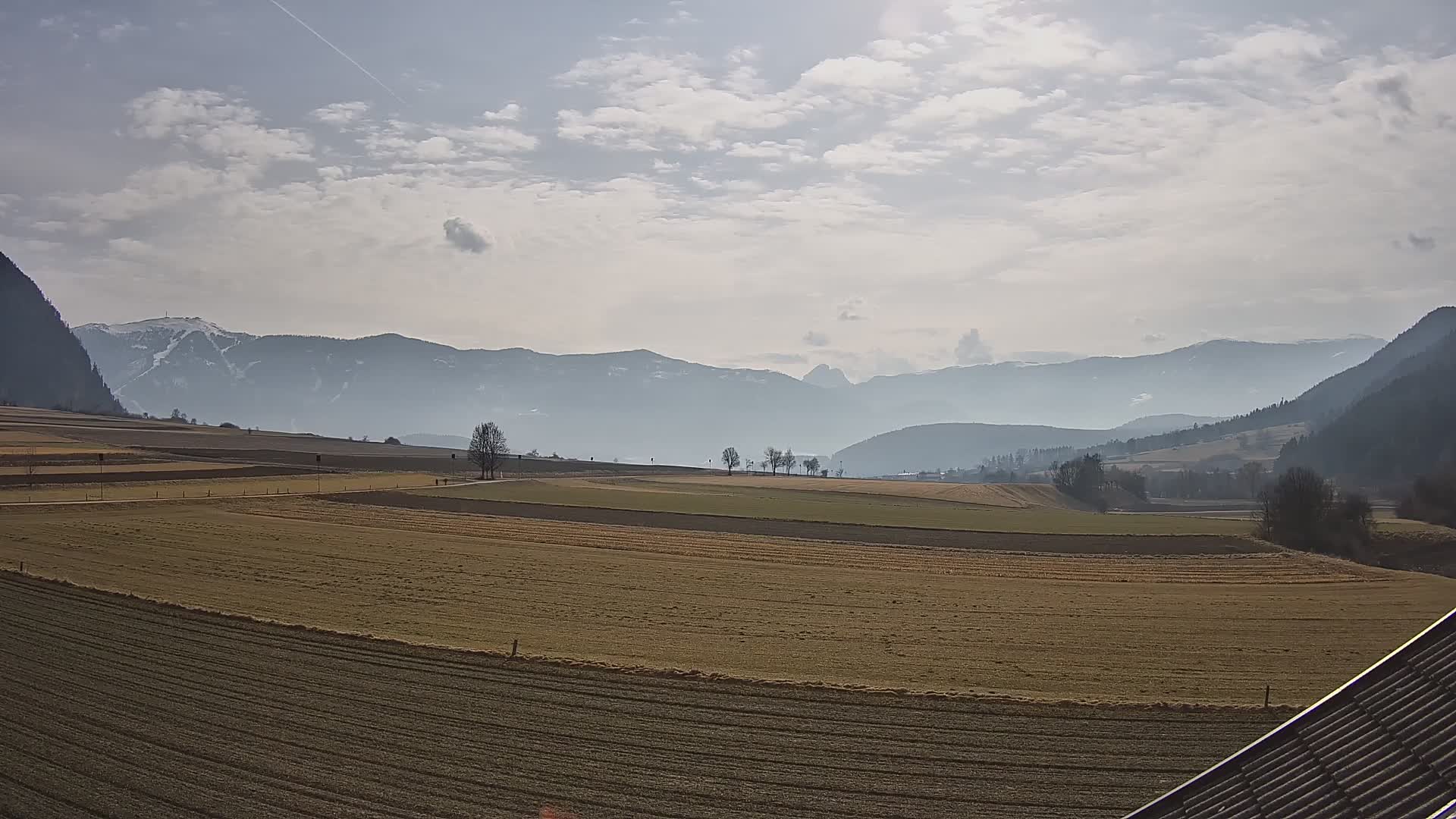 Gais | Vista dall’agriturismo Winklerhof verso Plan de Corones e le Dolomiti