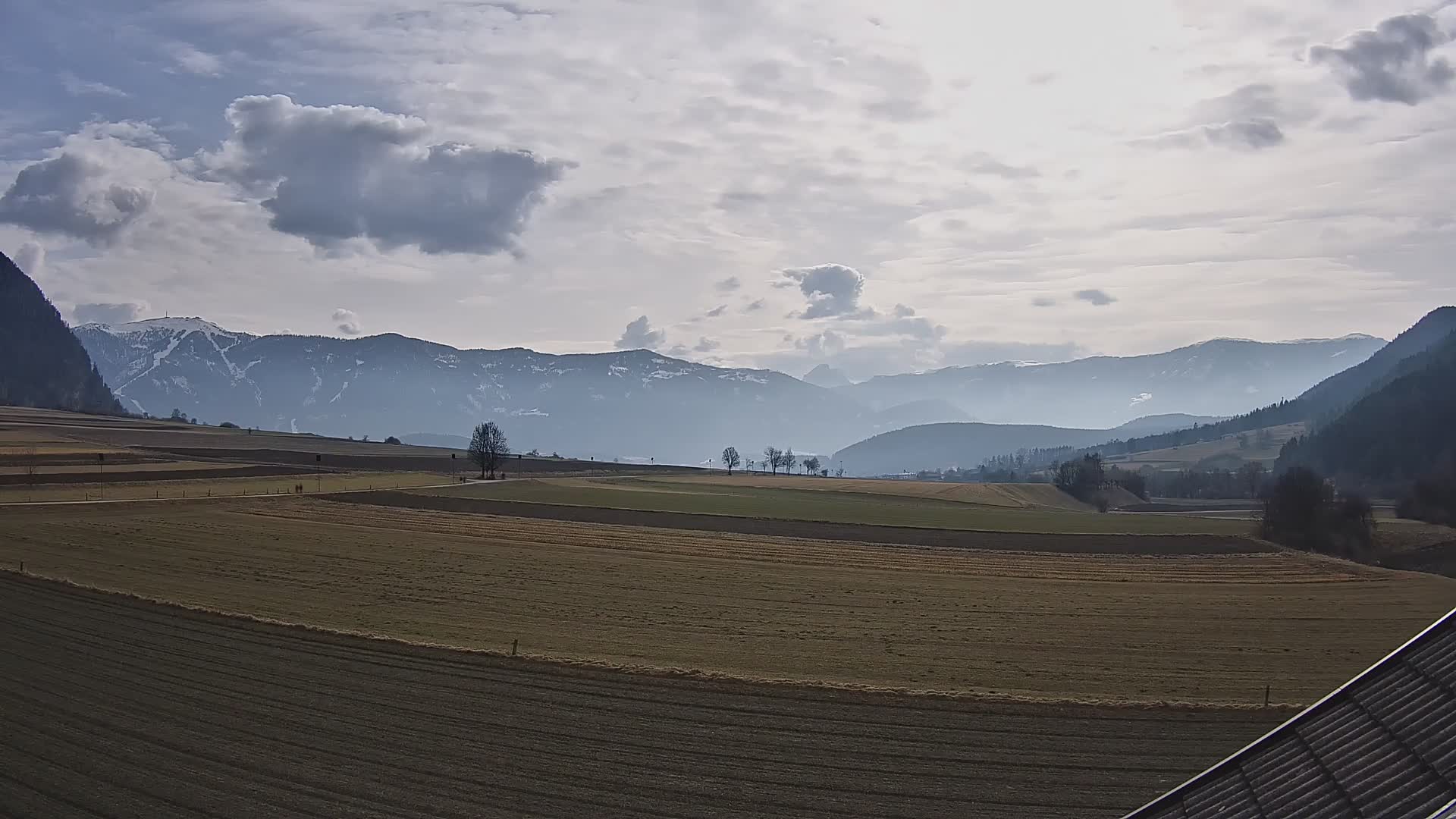 Gais | Pogled iz pansiona Winklerhof prema Kronplatzu i Dolomitim