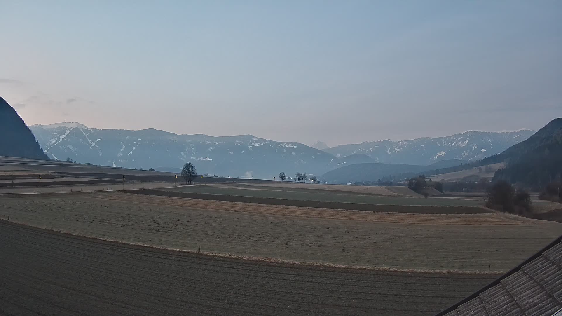 Gais | Vista dall’agriturismo Winklerhof verso Plan de Corones e le Dolomiti