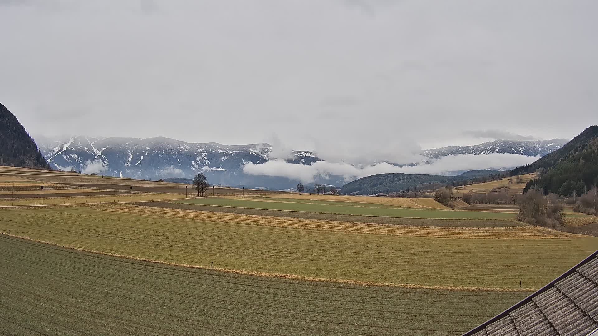 Gais | Blick vom Vintage Farm Winklerhof auf Kronplatz und Dolomiten