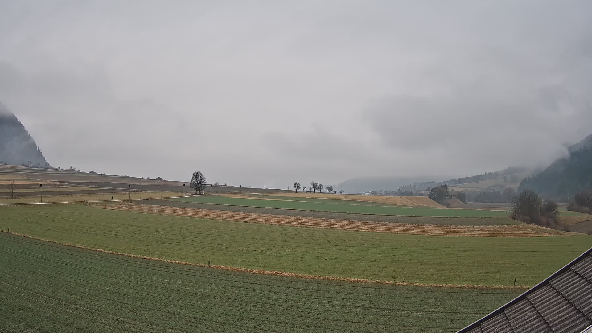 Gais | Vista dall’agriturismo Winklerhof verso Plan de Corones e le Dolomiti