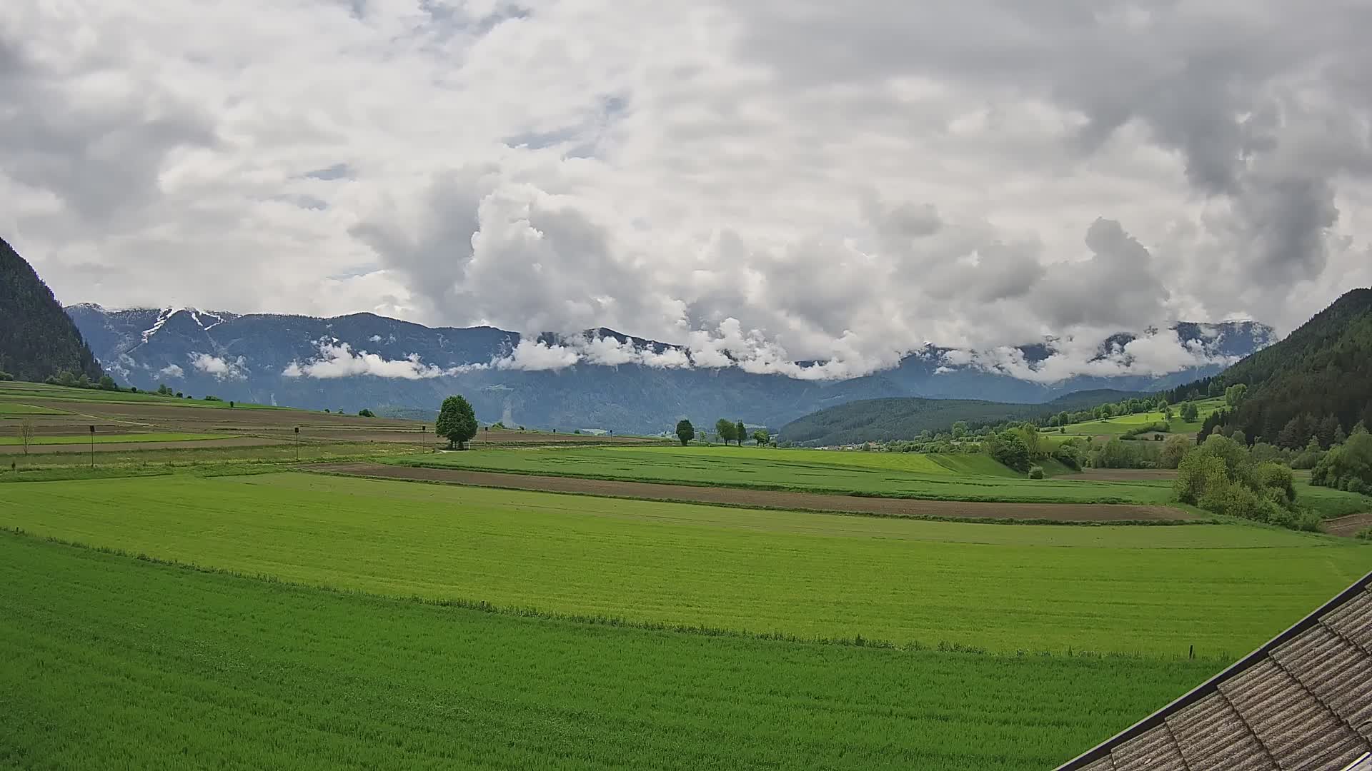 Gais | Vista desde la finca Winklerhof hacia Plan de Corones y los Dolomitas