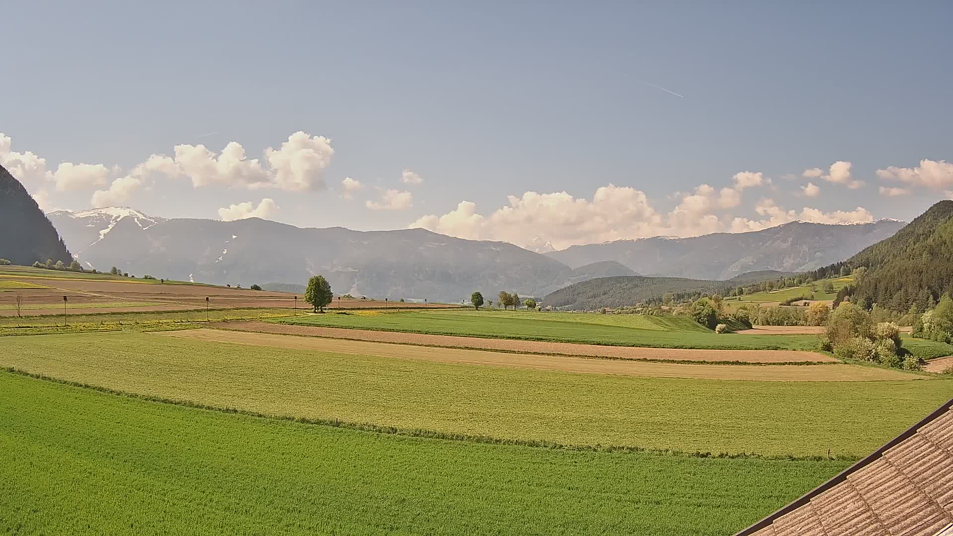 Gais | Vista dall’agriturismo Winklerhof verso Plan de Corones e le Dolomiti