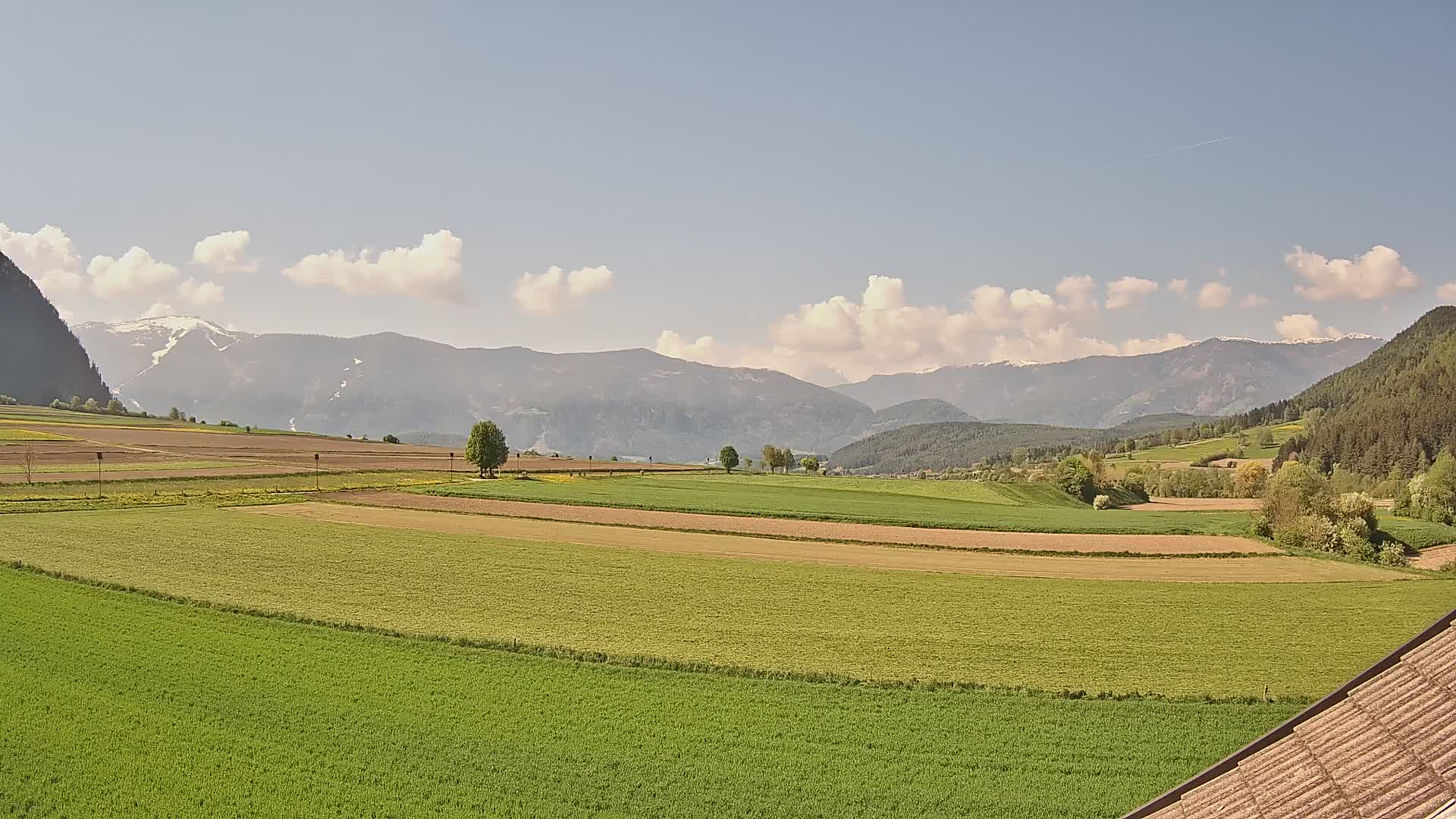 Gais | Vista dall’agriturismo Winklerhof verso Plan de Corones e le Dolomiti