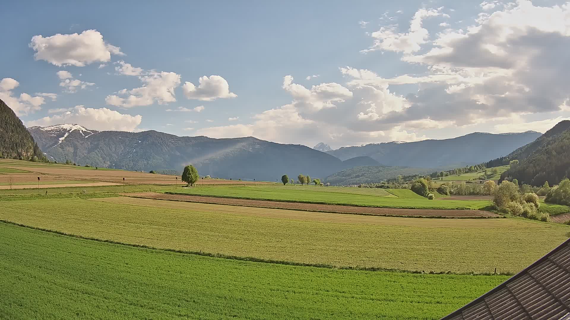 Gais | Vista desde la finca Winklerhof hacia Plan de Corones y los Dolomitas