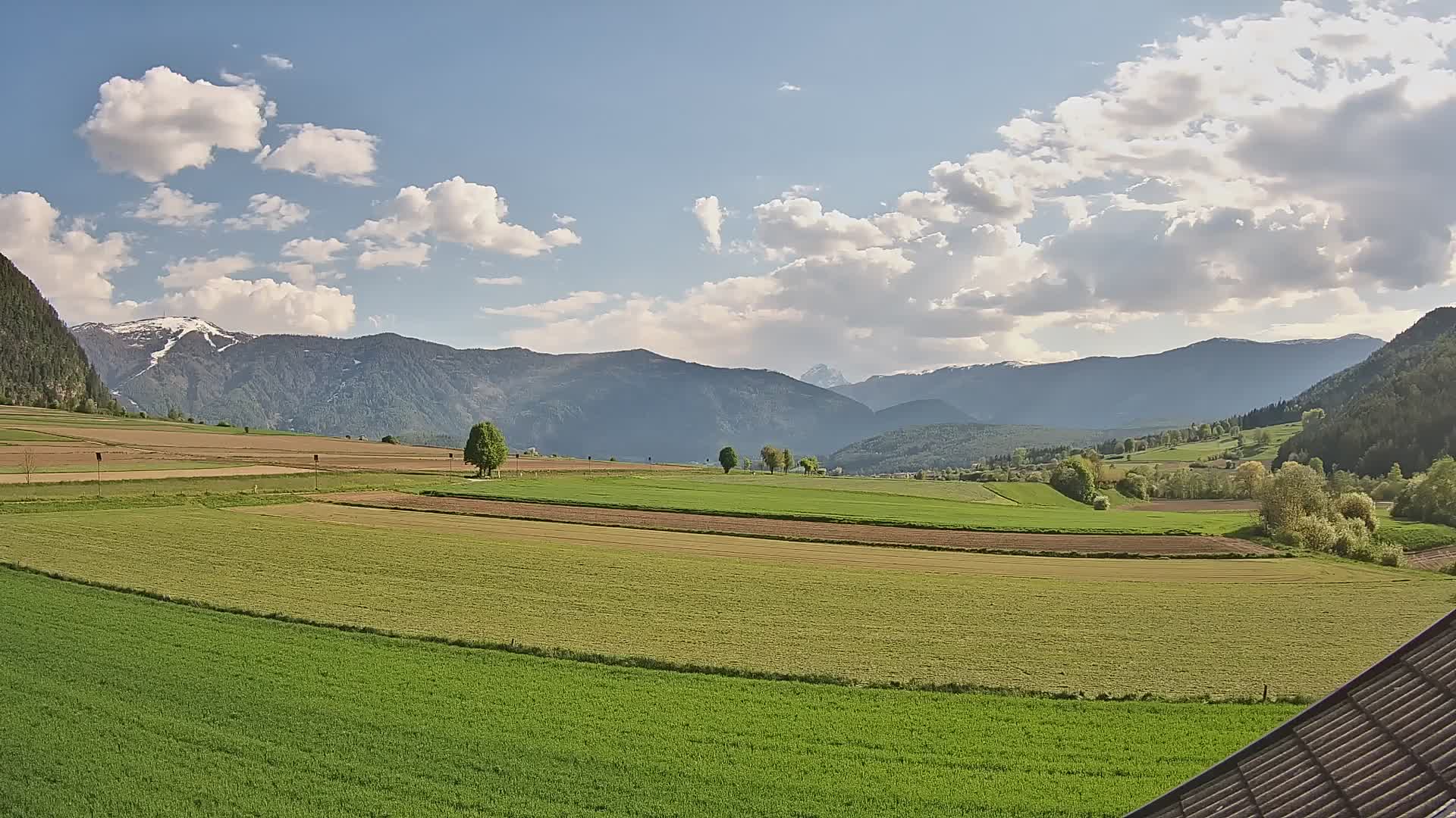 Gais | Vista desde la finca Winklerhof hacia Plan de Corones y los Dolomitas
