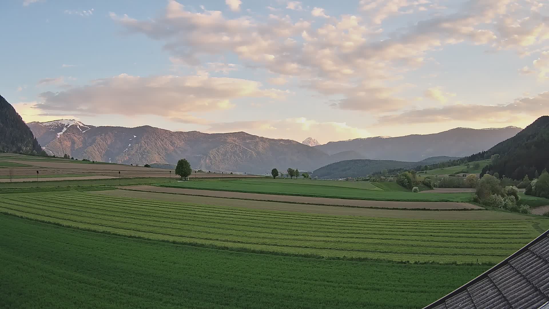 Gais | Blick vom Vintage Farm Winklerhof auf Kronplatz und Dolomiten