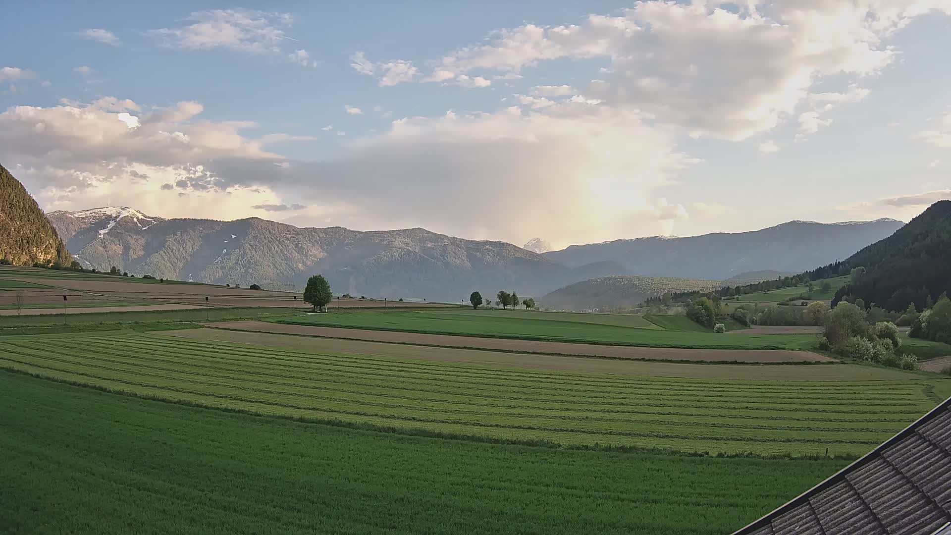 Gais | Blick vom Vintage Farm Winklerhof auf Kronplatz und Dolomiten