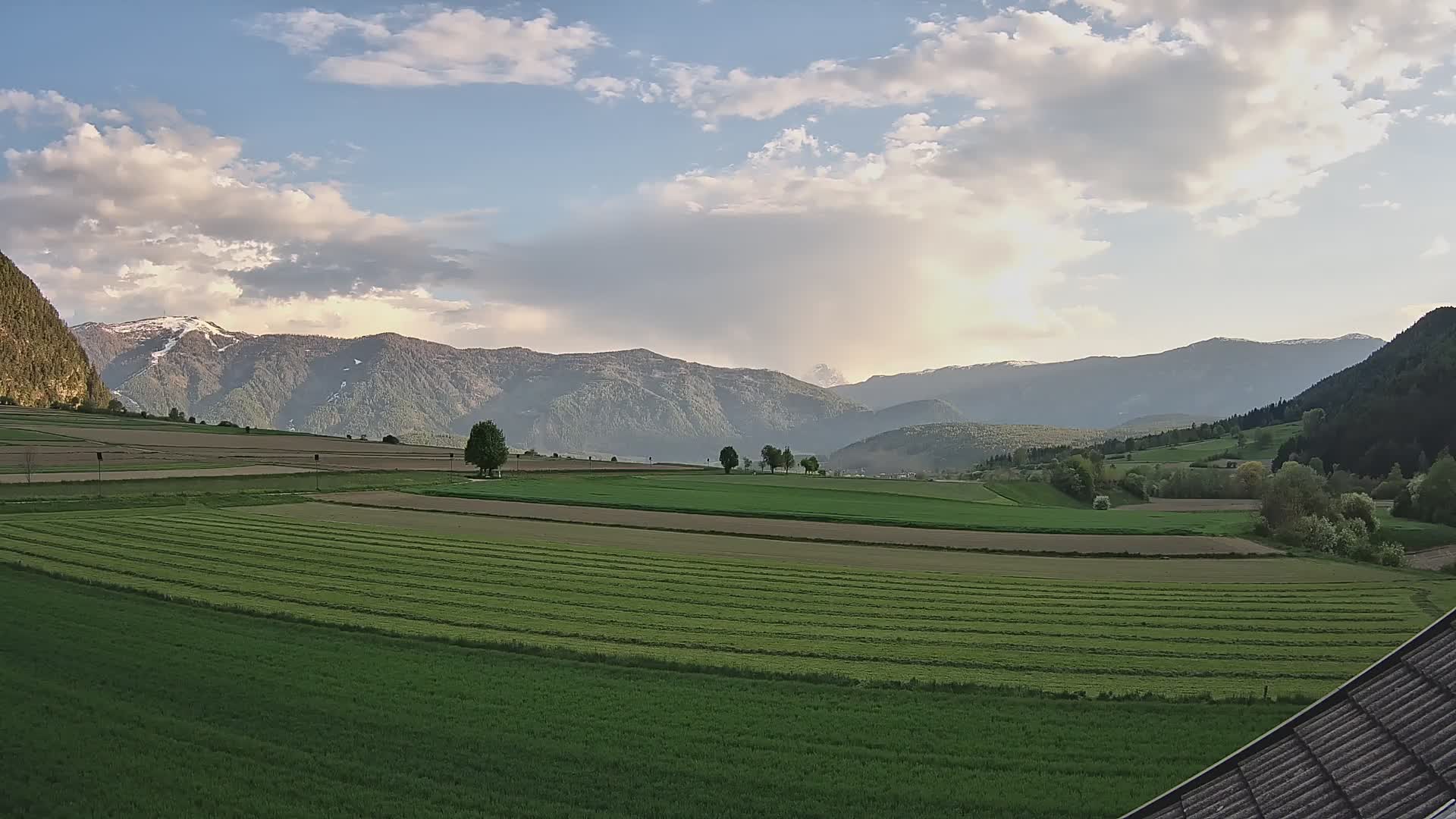 Gais | Vista desde la finca Winklerhof hacia Plan de Corones y los Dolomitas