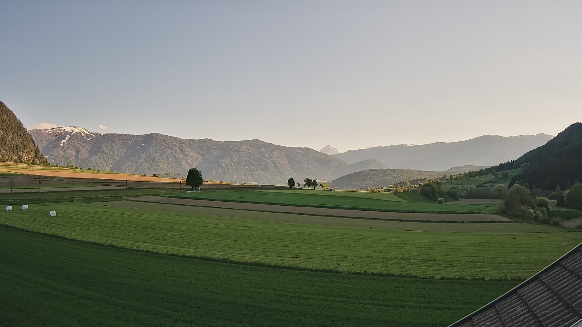 Gais | Blick vom Vintage Farm Winklerhof auf Kronplatz und Dolomiten