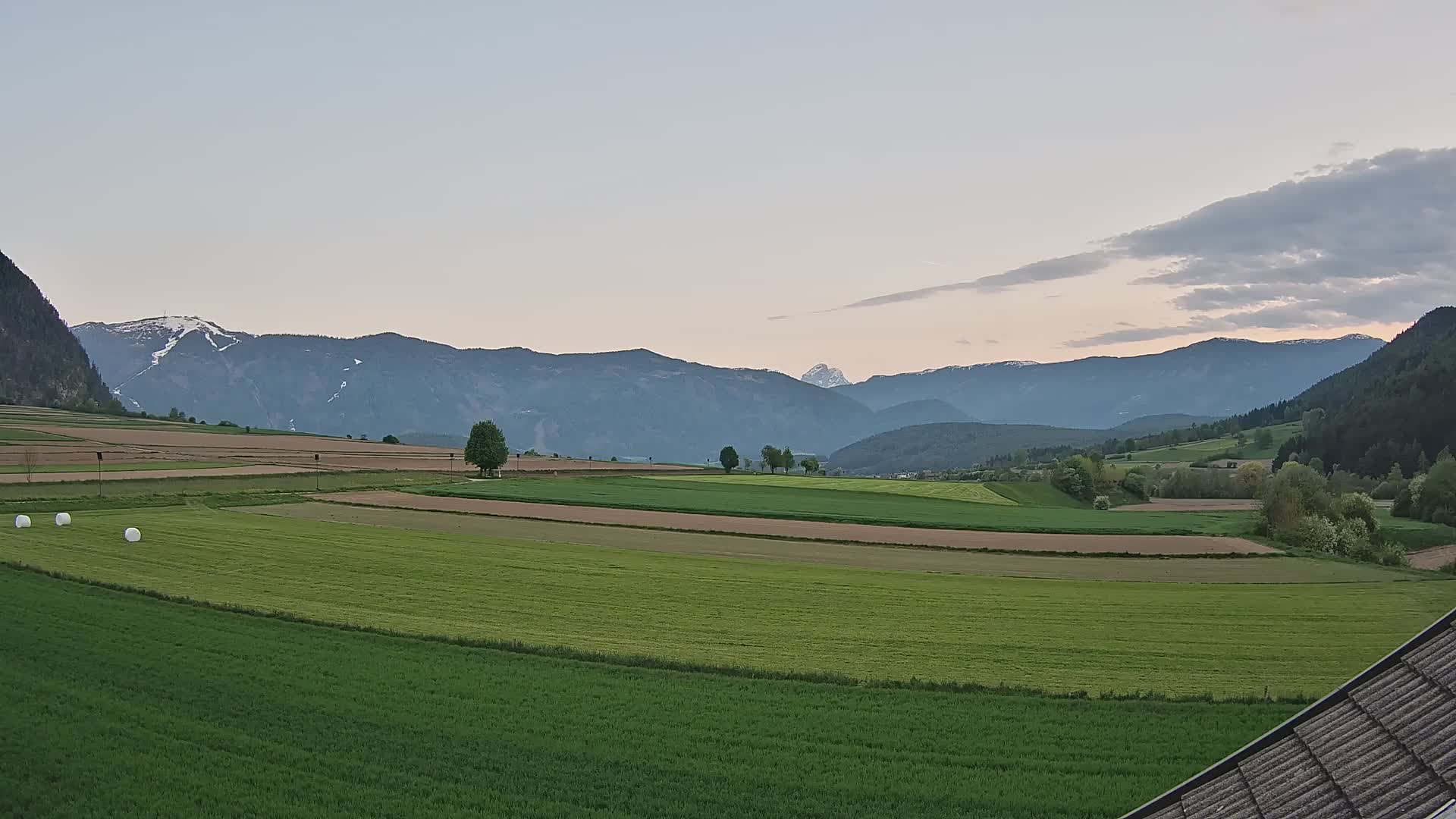 Gais | Blick vom Vintage Farm Winklerhof auf Kronplatz und Dolomiten