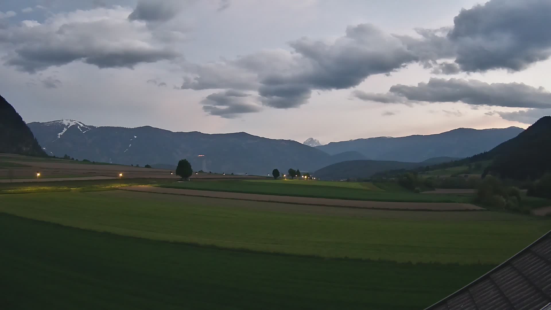 Gais | Vista desde la finca Winklerhof hacia Plan de Corones y los Dolomitas