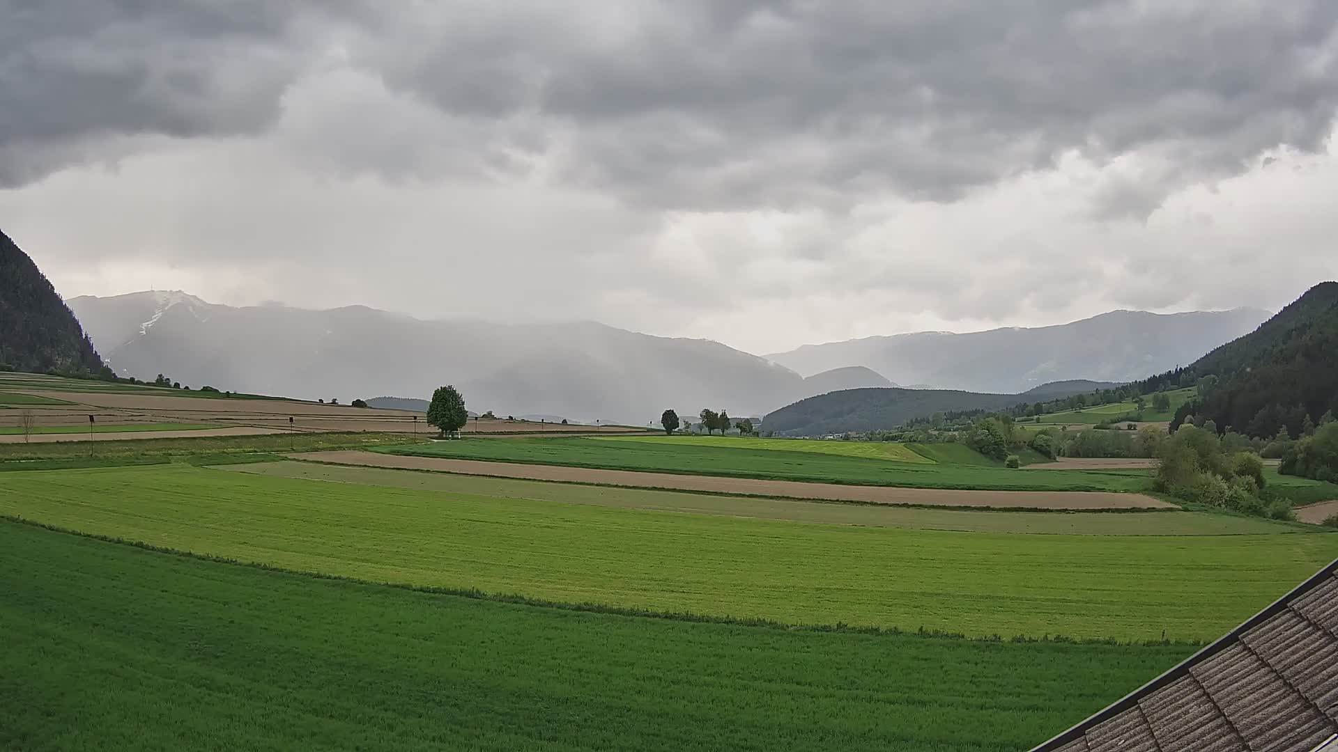 Gais | Vista desde la finca Winklerhof hacia Plan de Corones y los Dolomitas