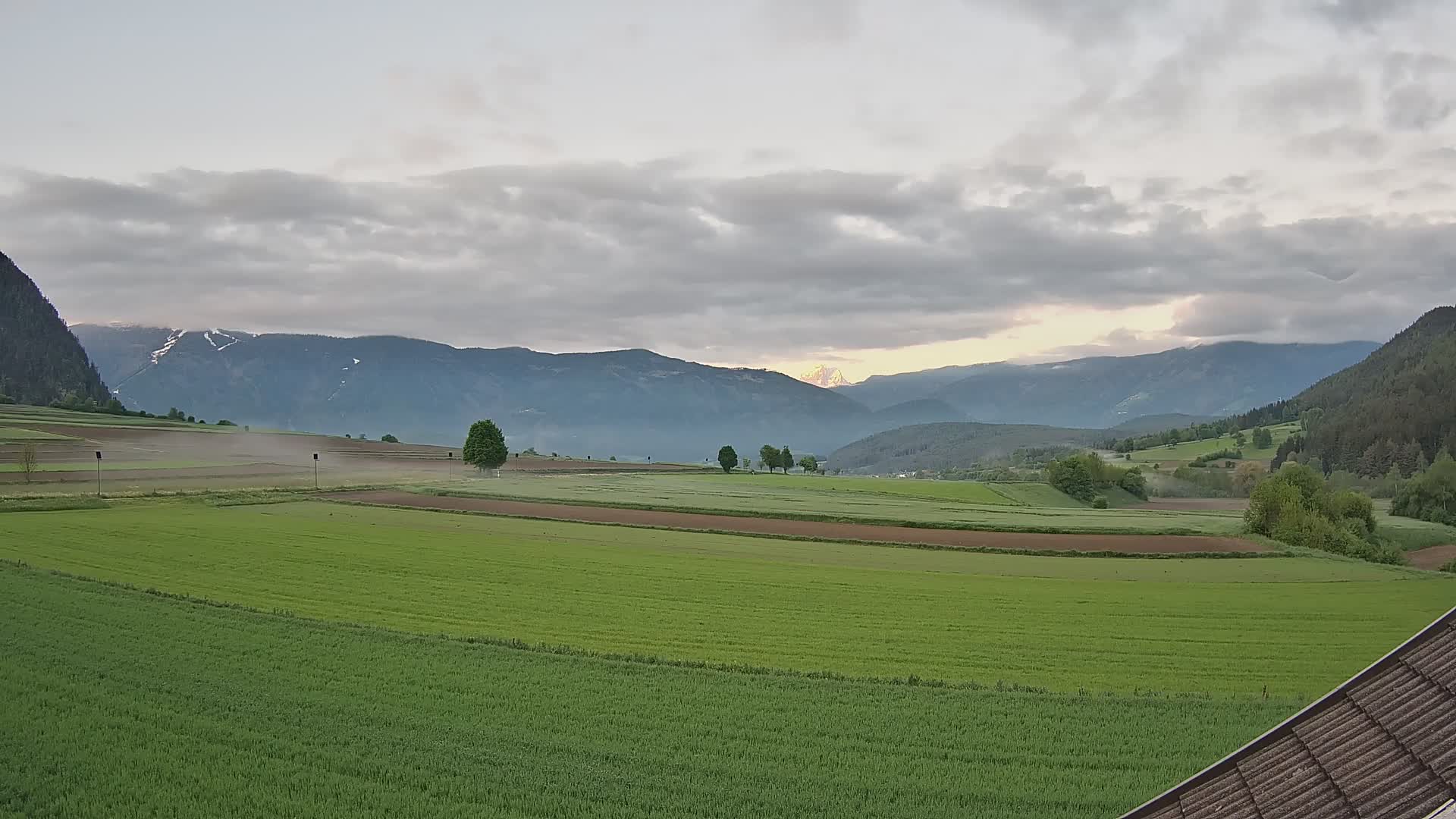 Gais | Vista desde la finca Winklerhof hacia Plan de Corones y los Dolomitas