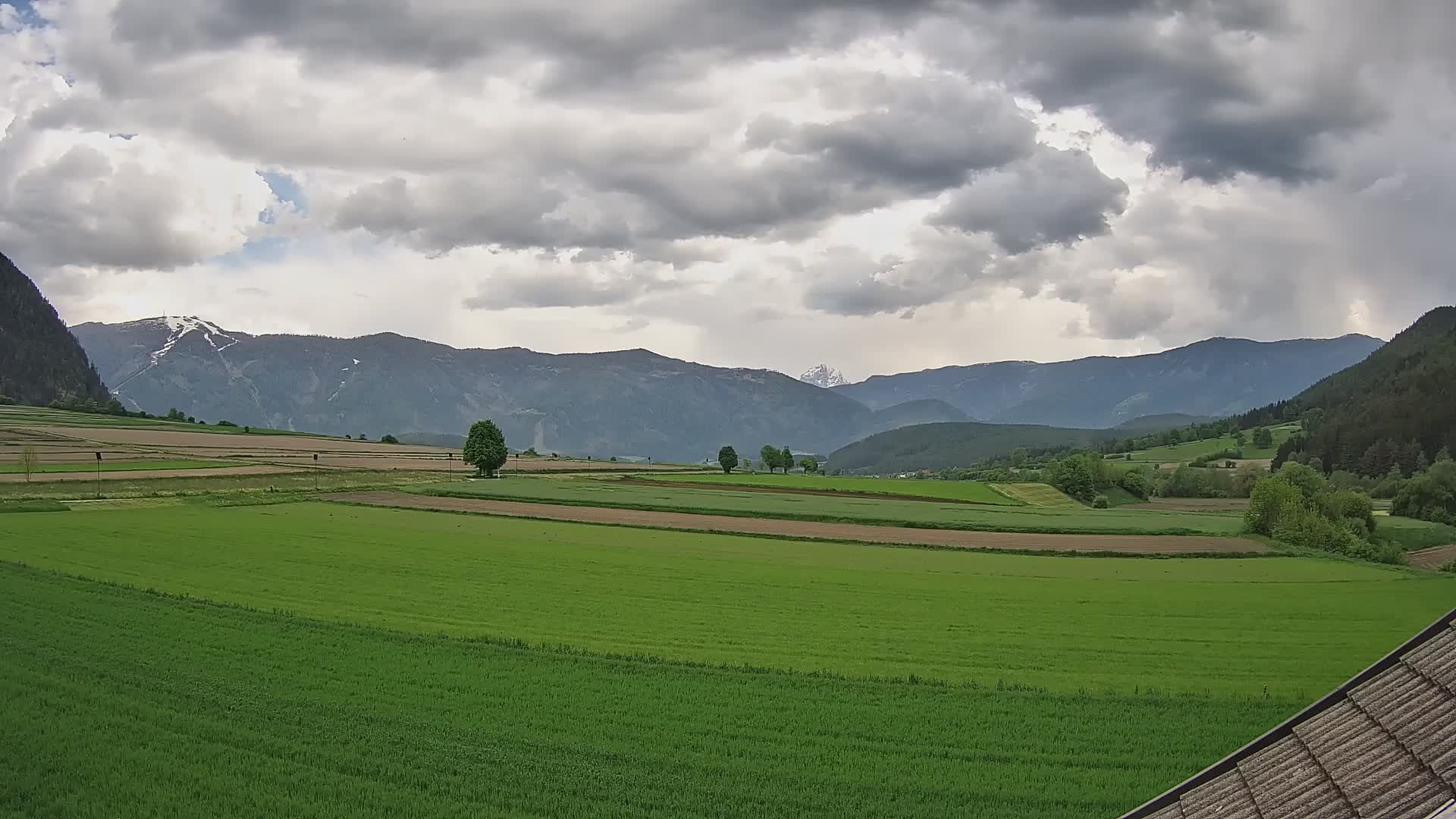 Gais | Blick vom Vintage Farm Winklerhof auf Kronplatz und Dolomiten