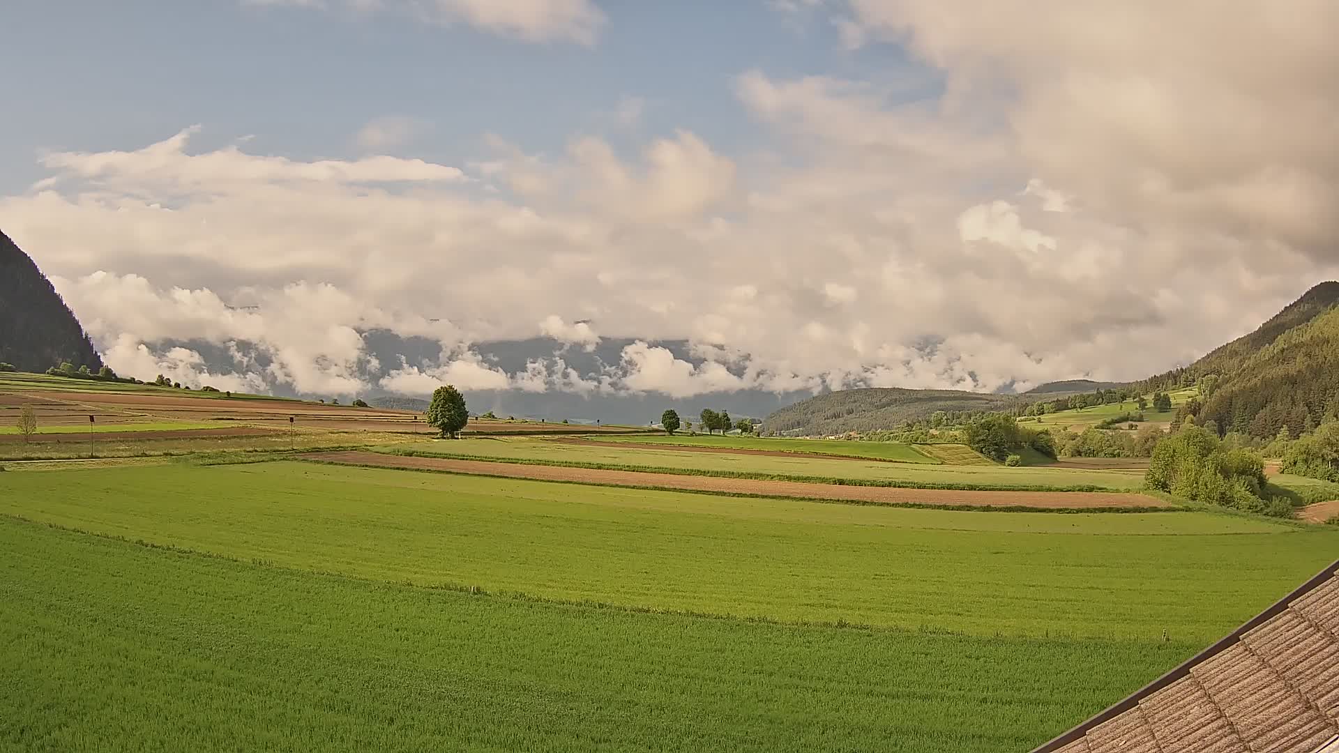 Gais | Vista desde la finca Winklerhof hacia Plan de Corones y los Dolomitas